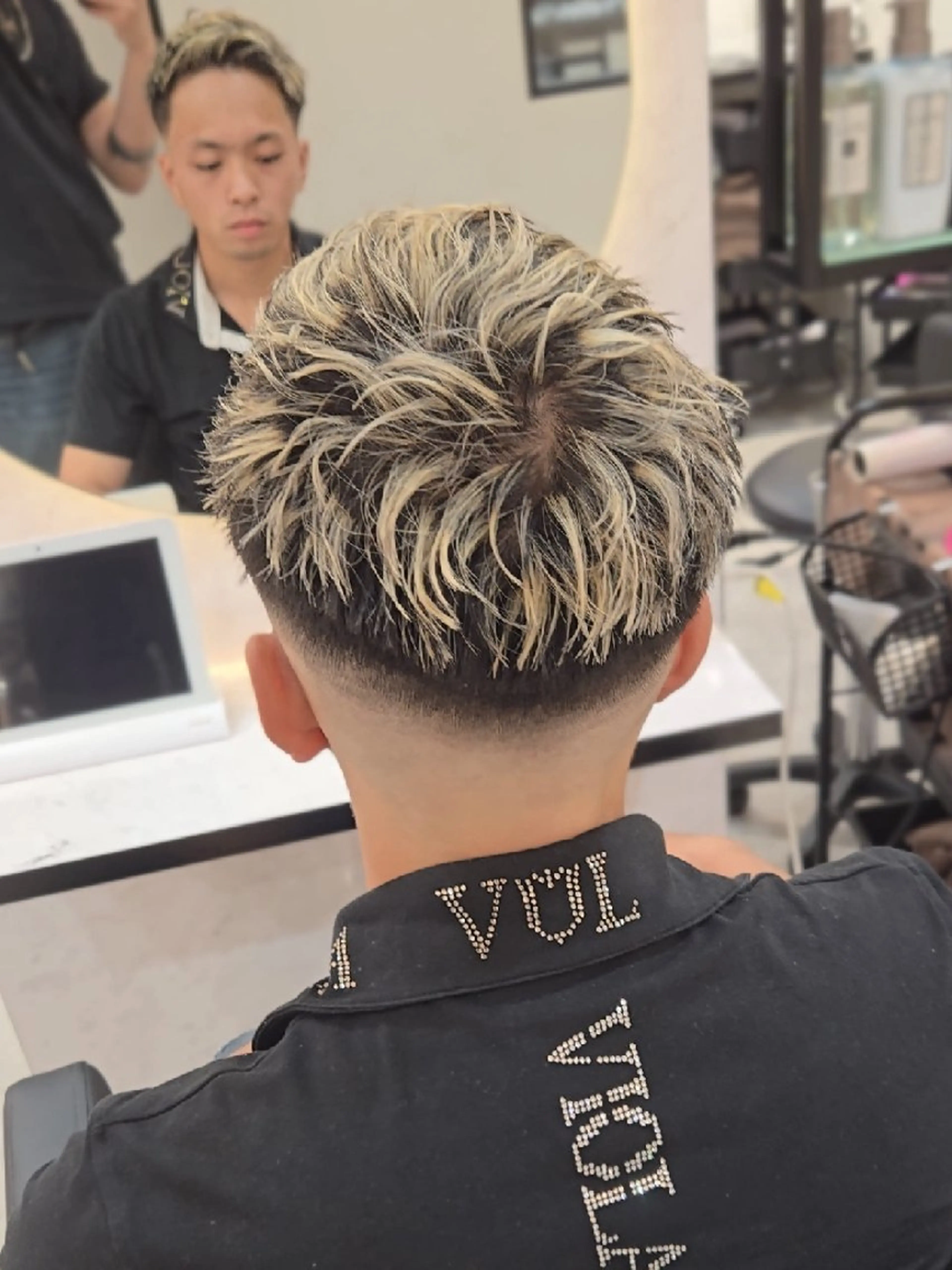 メンズ ショート カラー フェードカット メンズメッシュ メッシュ カット ヘアカラー ヘアセット LEN名古屋/パーマ 海外ヘア/メンズ特化のヘアスタイル