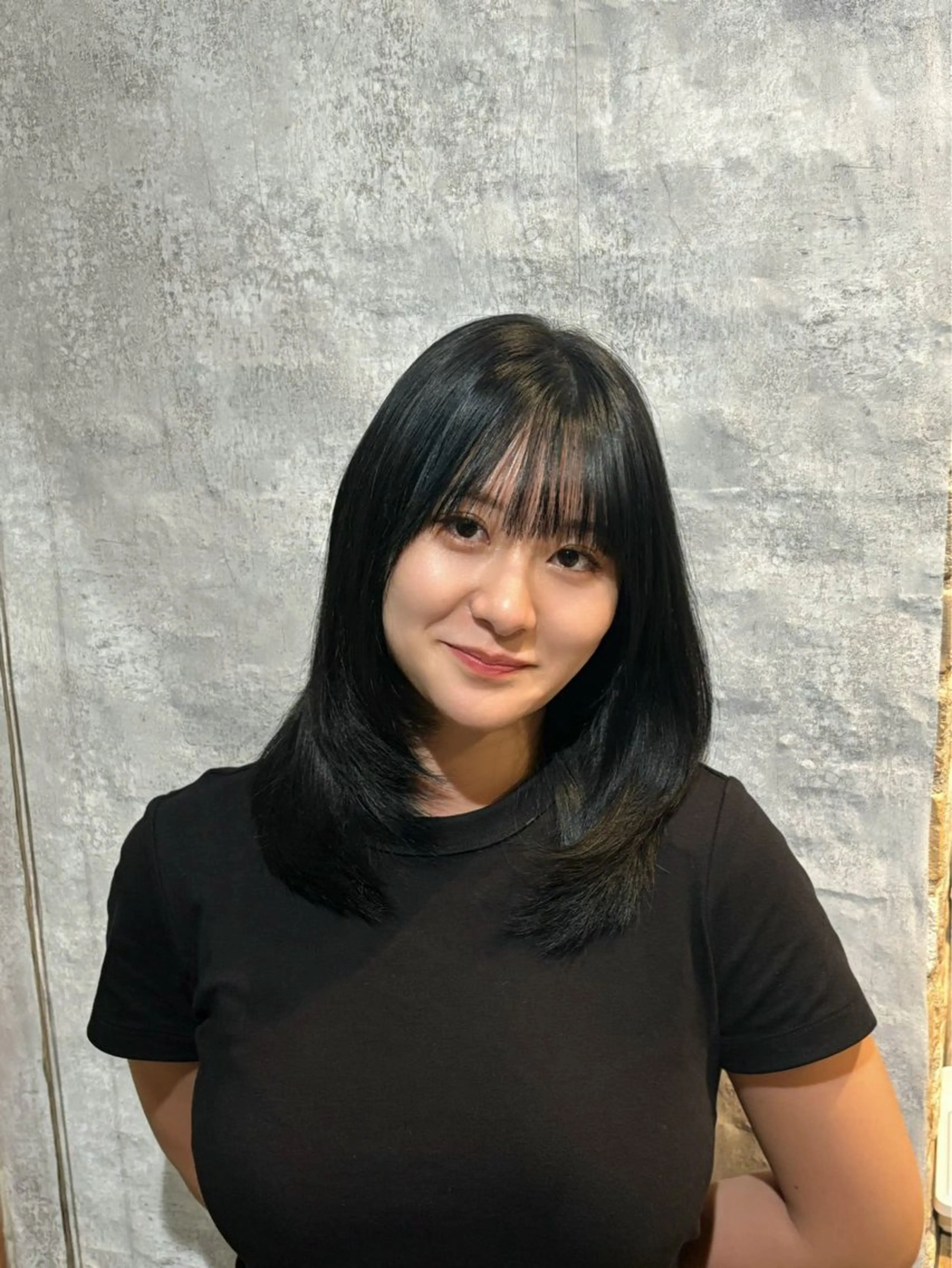 セミロング ヘアカラー フェザー/シャドウ/ 酸性ストレートのヘアスタイル