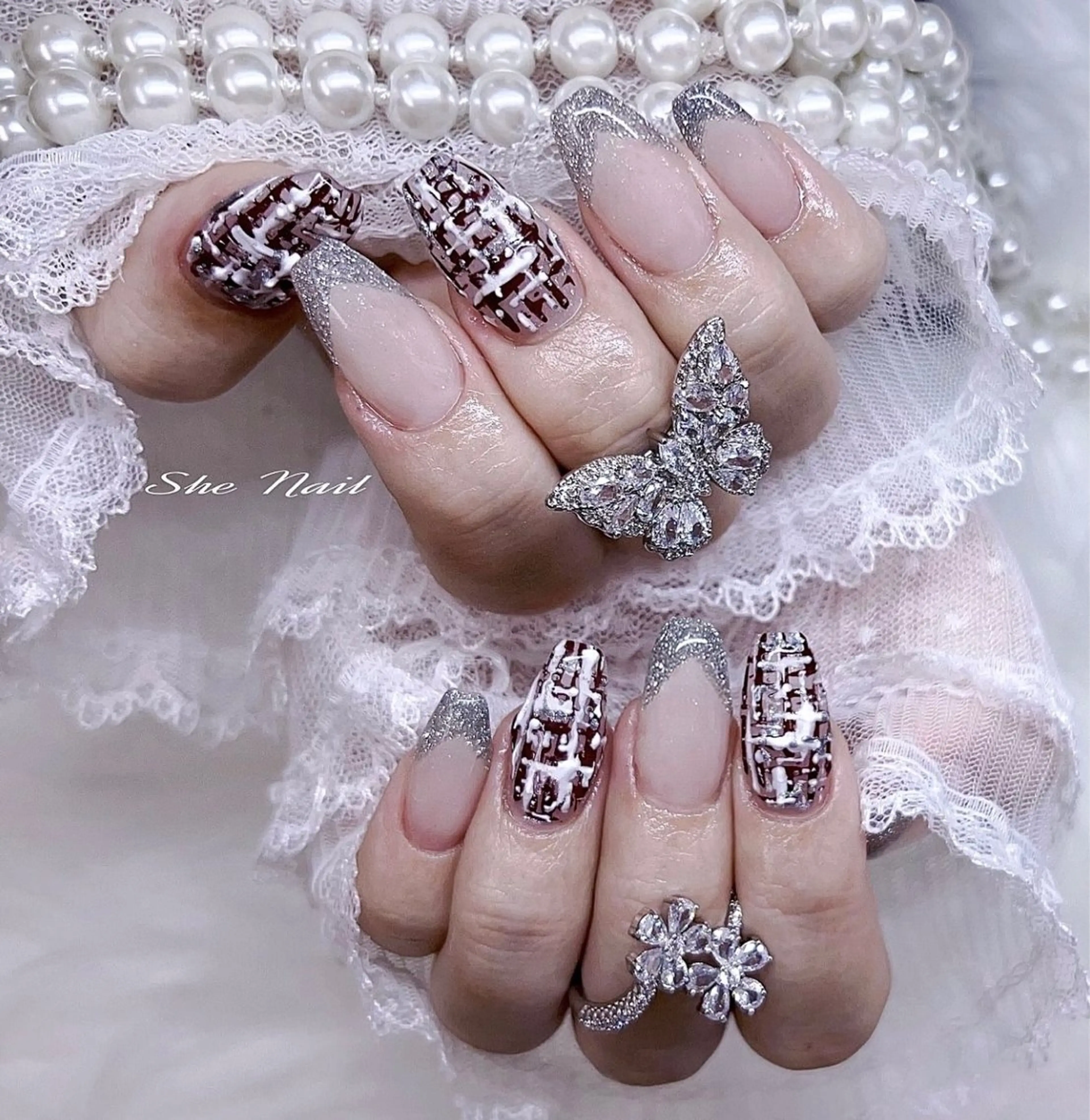 ネイル チークネイル 長さ出し フレンチネイル ガラスフレンチ キラキラネイル She   Nail所属・ISA_ BELLAのネイルデザイン