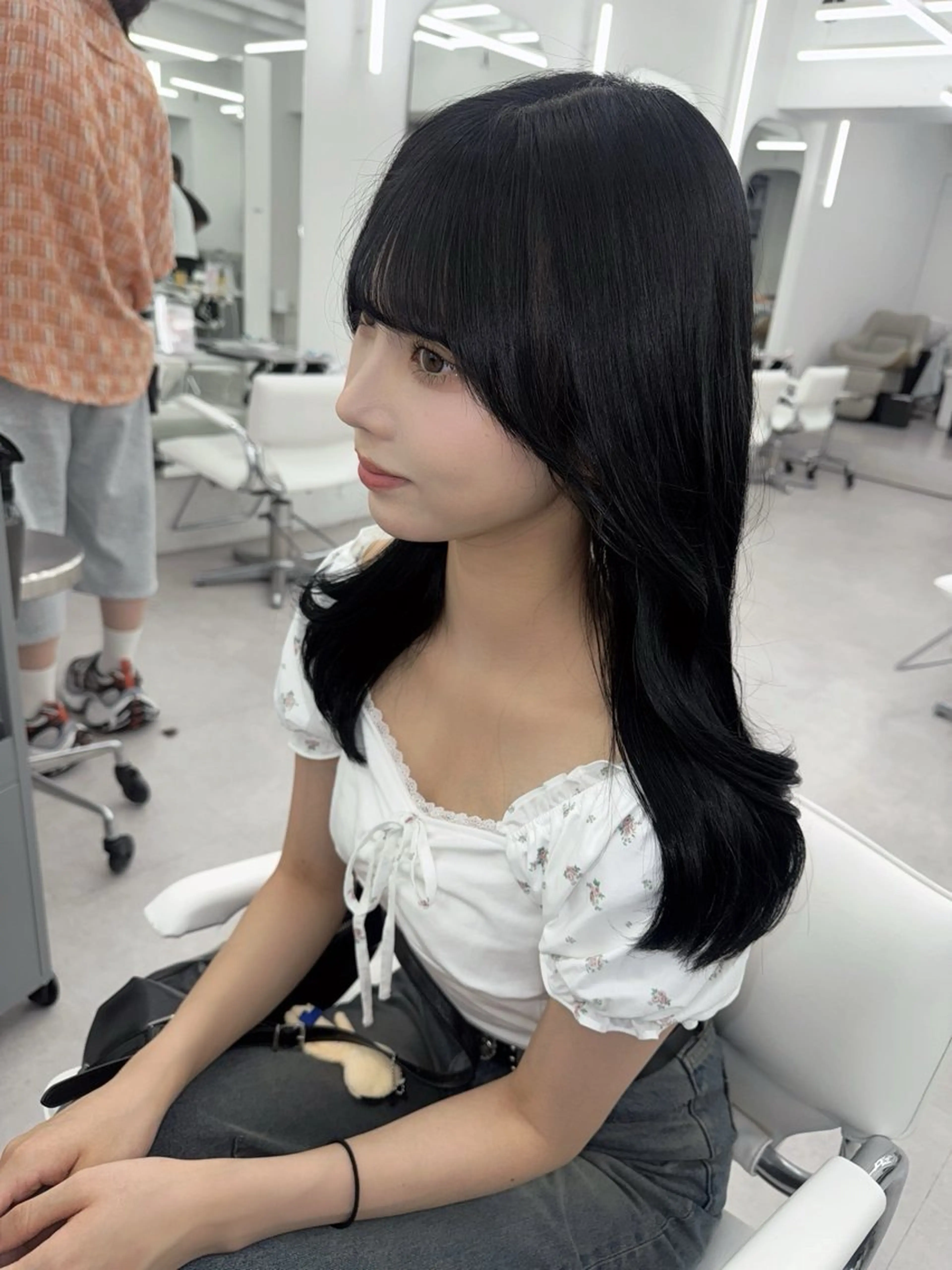 ロング カラー アッシュ ベージュカラー 黒髪 ブリーチ ブルーカラー 透明感カラー✨🩵 韓国ヘアkanatoのヘアスタイル