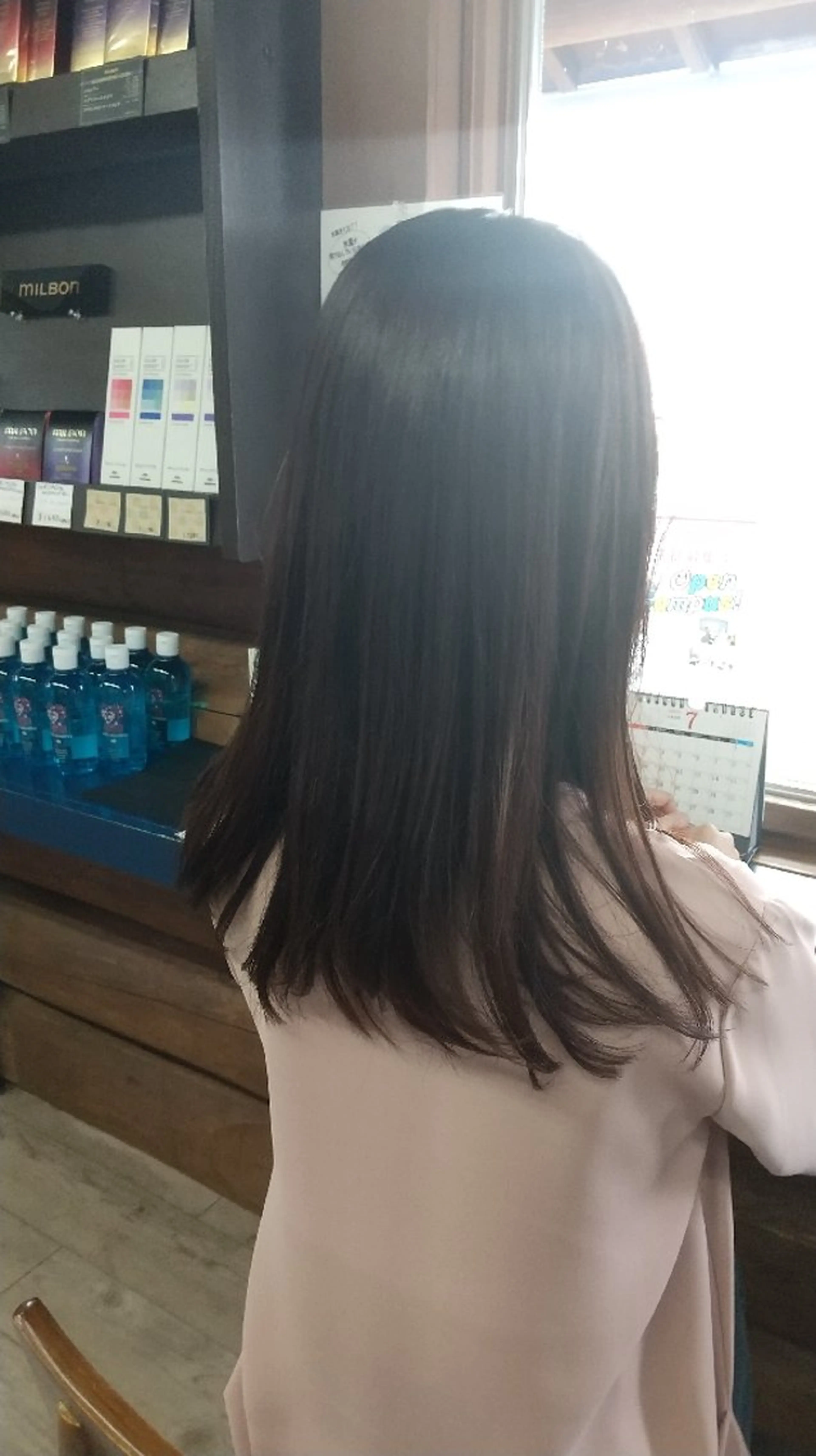 ロング 岡本 小百合のヘアスタイル