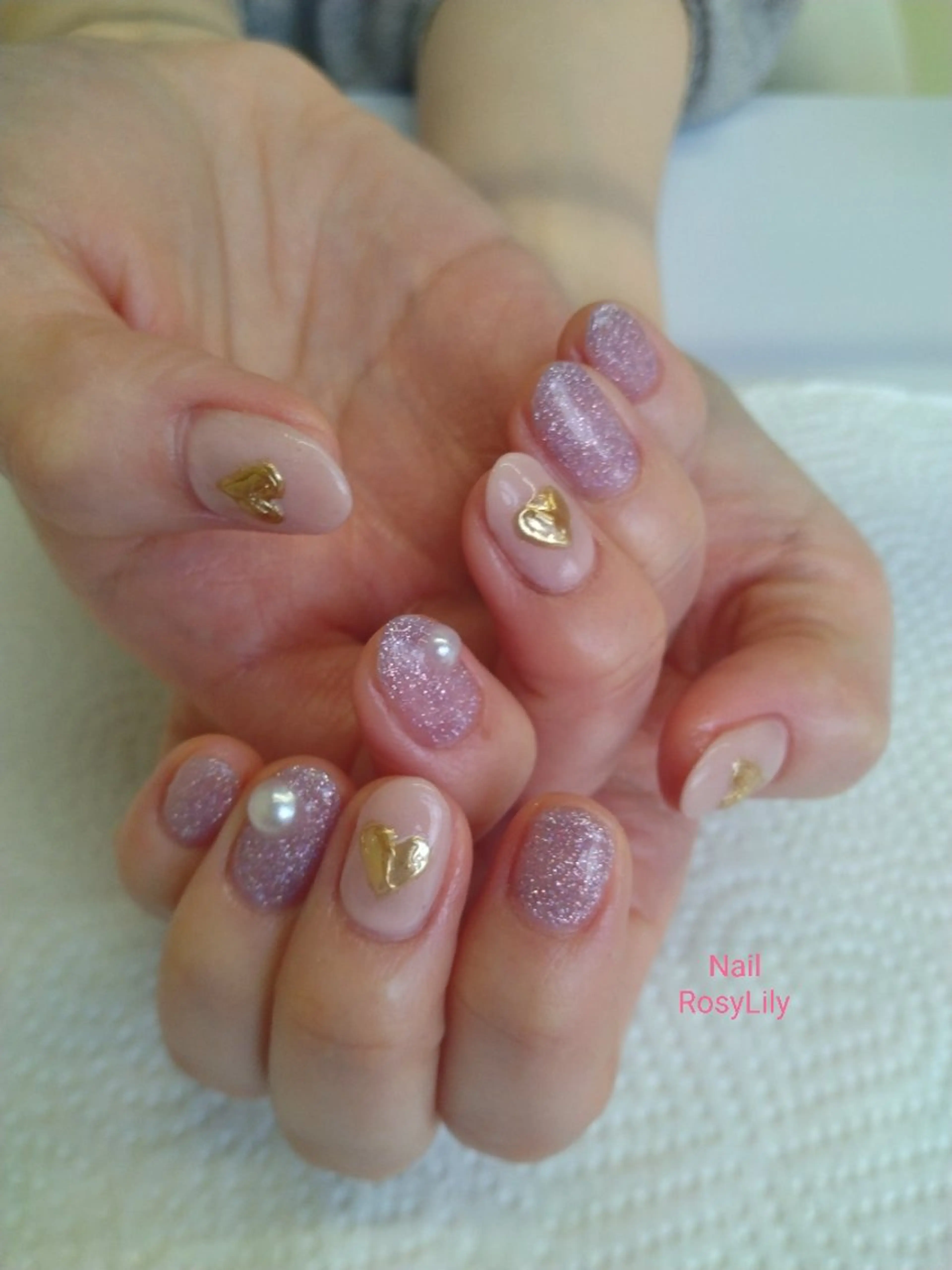 ネイル フラッシュネイル ゴールド ハート ミラーネイル ハンドネイル ハンドケア プライベートサロン Rosy Lilyのネイルデザイン
