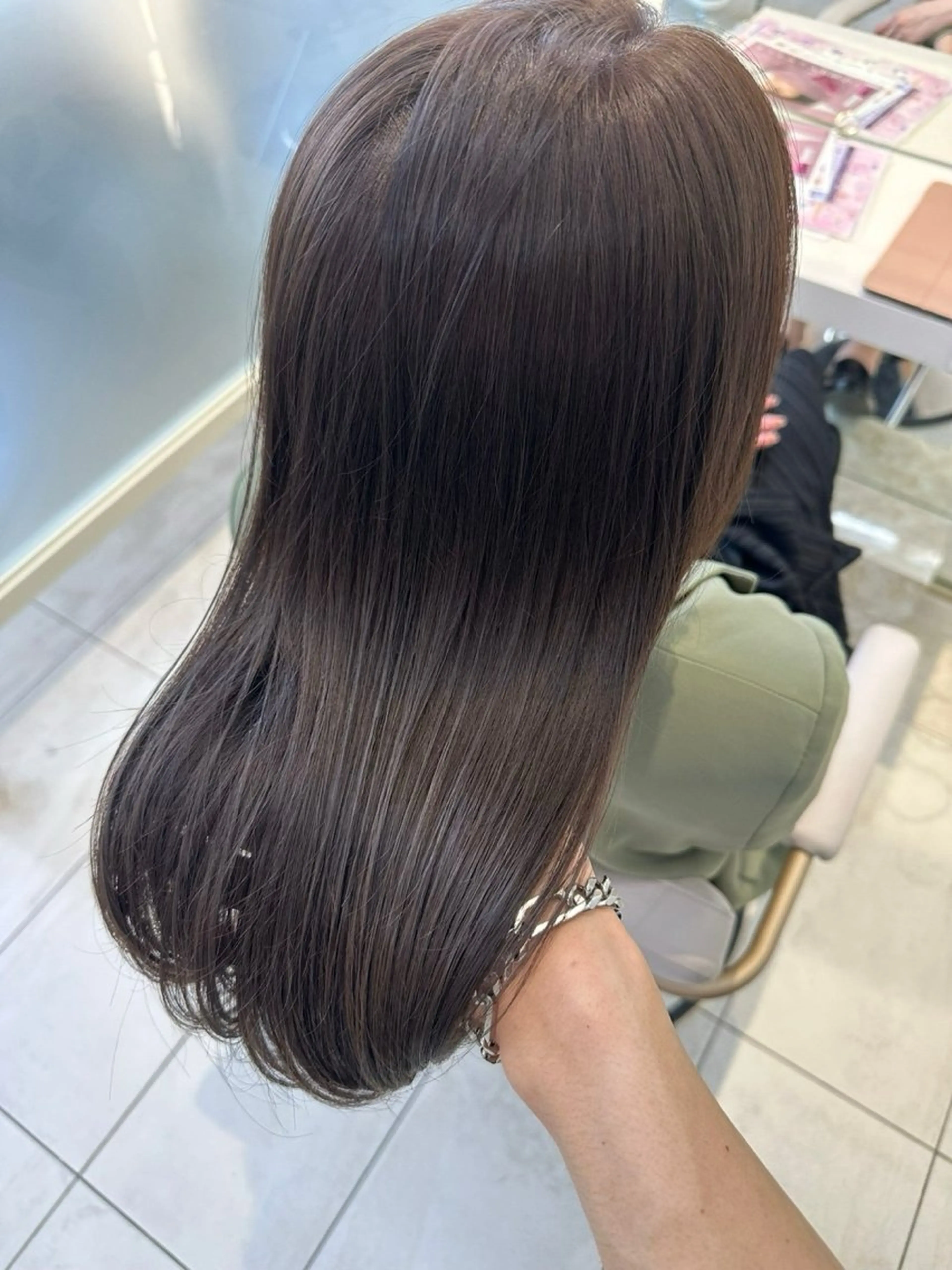 セミロング カラー カット ヘアカラー トリートメント かなこ／重めレイヤー ／透明感カラーのヘアスタイル