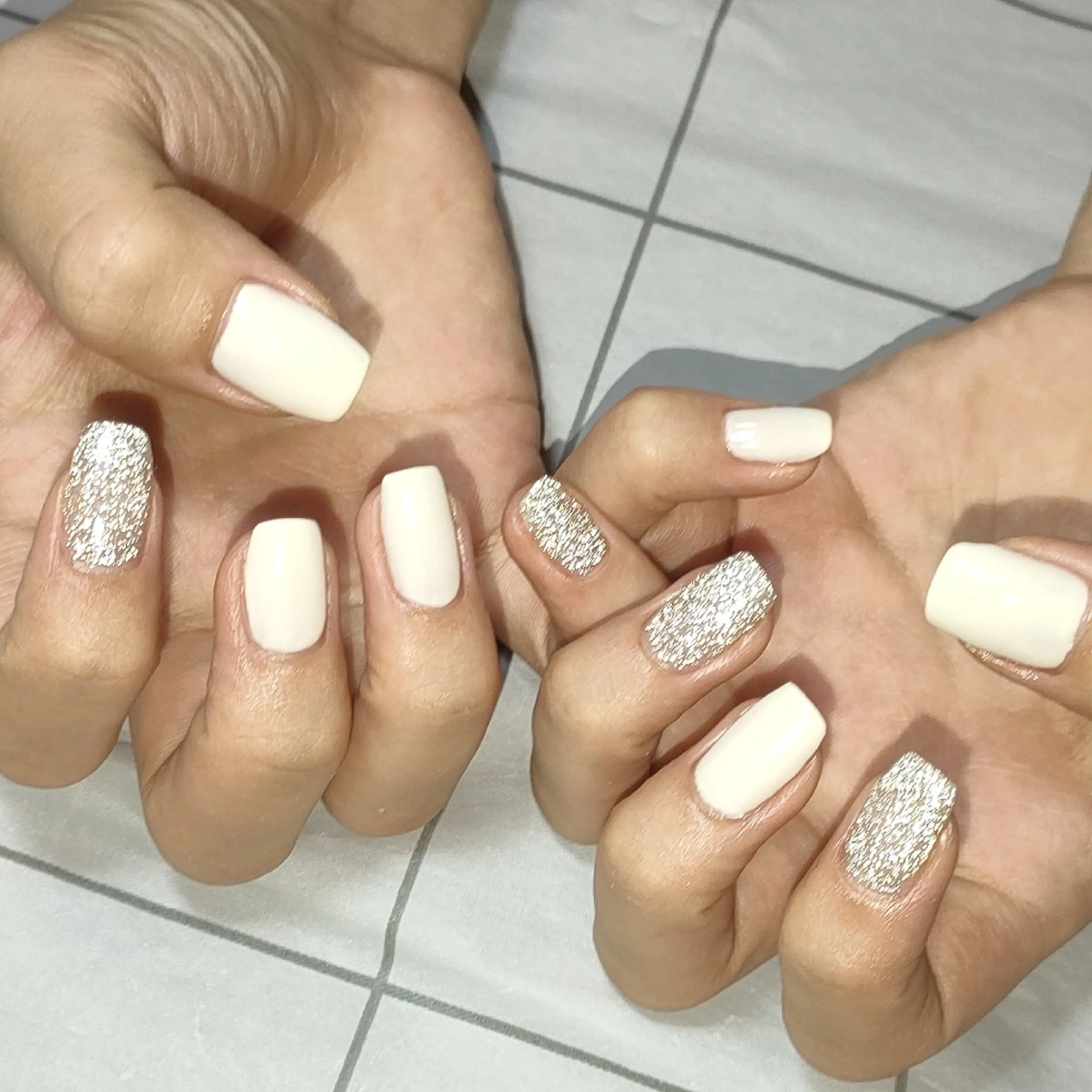ネイル フラッシュネイル ホワイト oir. nailsalonのネイルデザイン