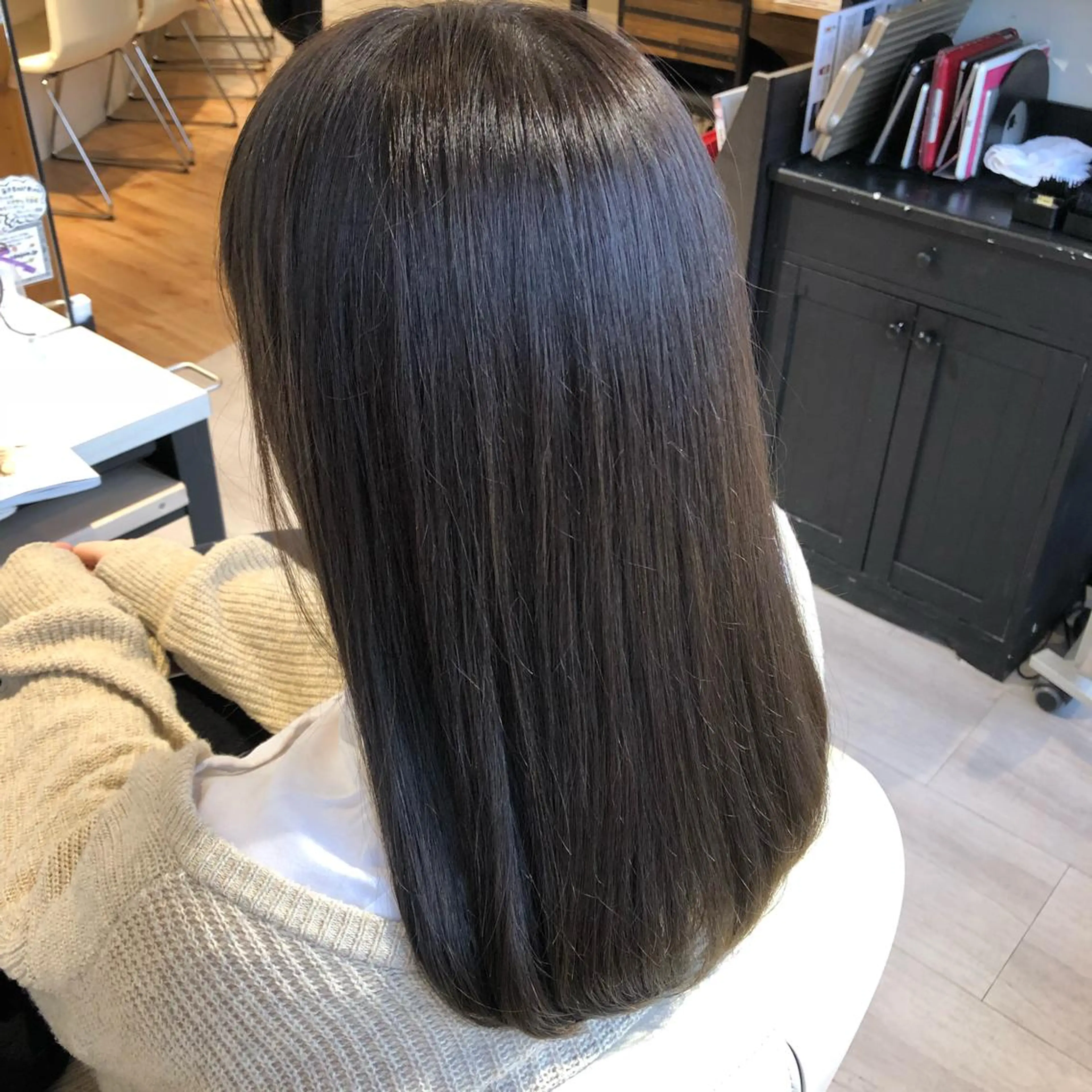 セミロング カラー 金子 富士のヘアスタイル
