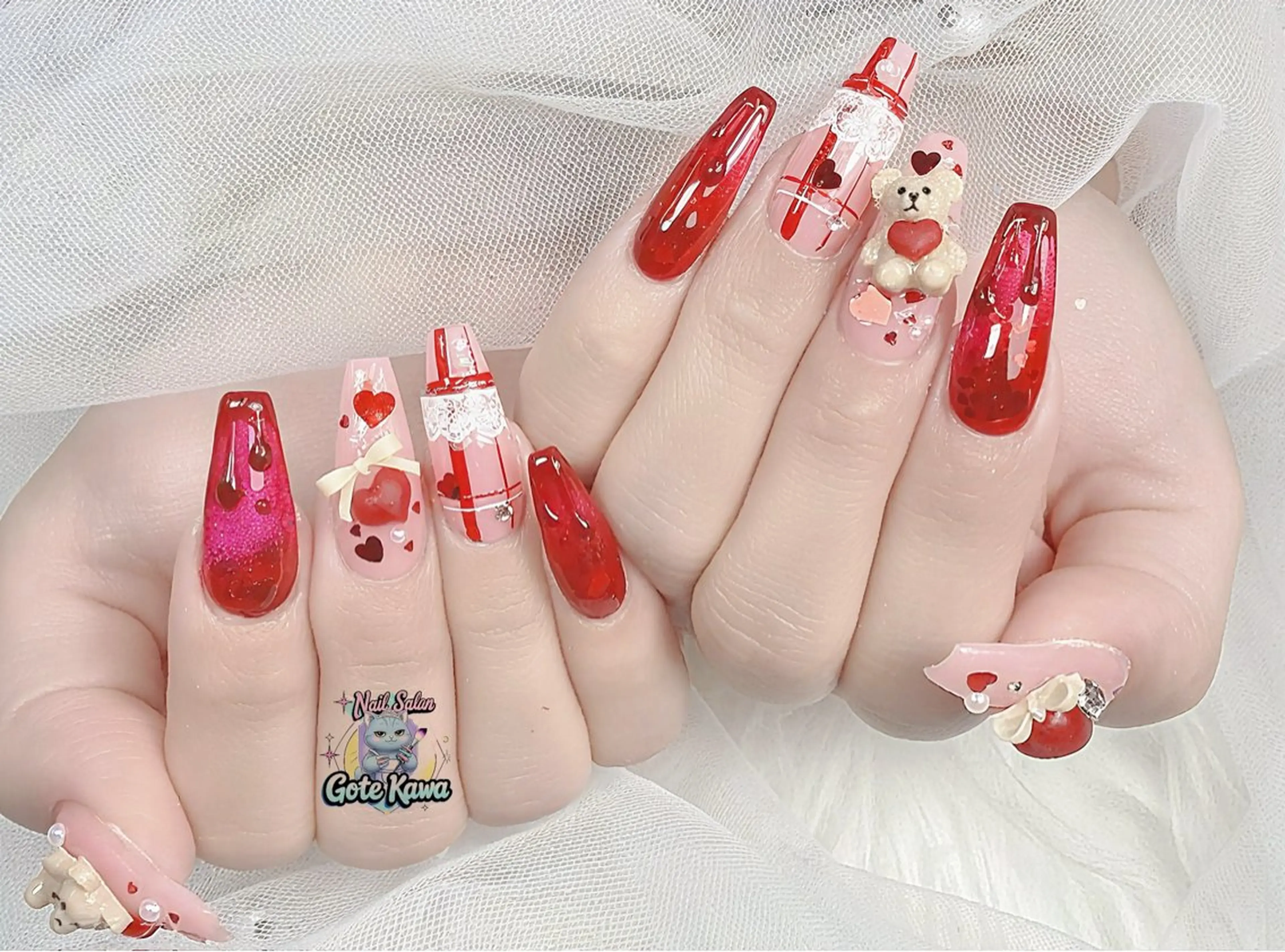 ネイル ハート ホログラムネイル レース 赤色 バレンタイン Gote Kawa nail salonのネイルデザイン
