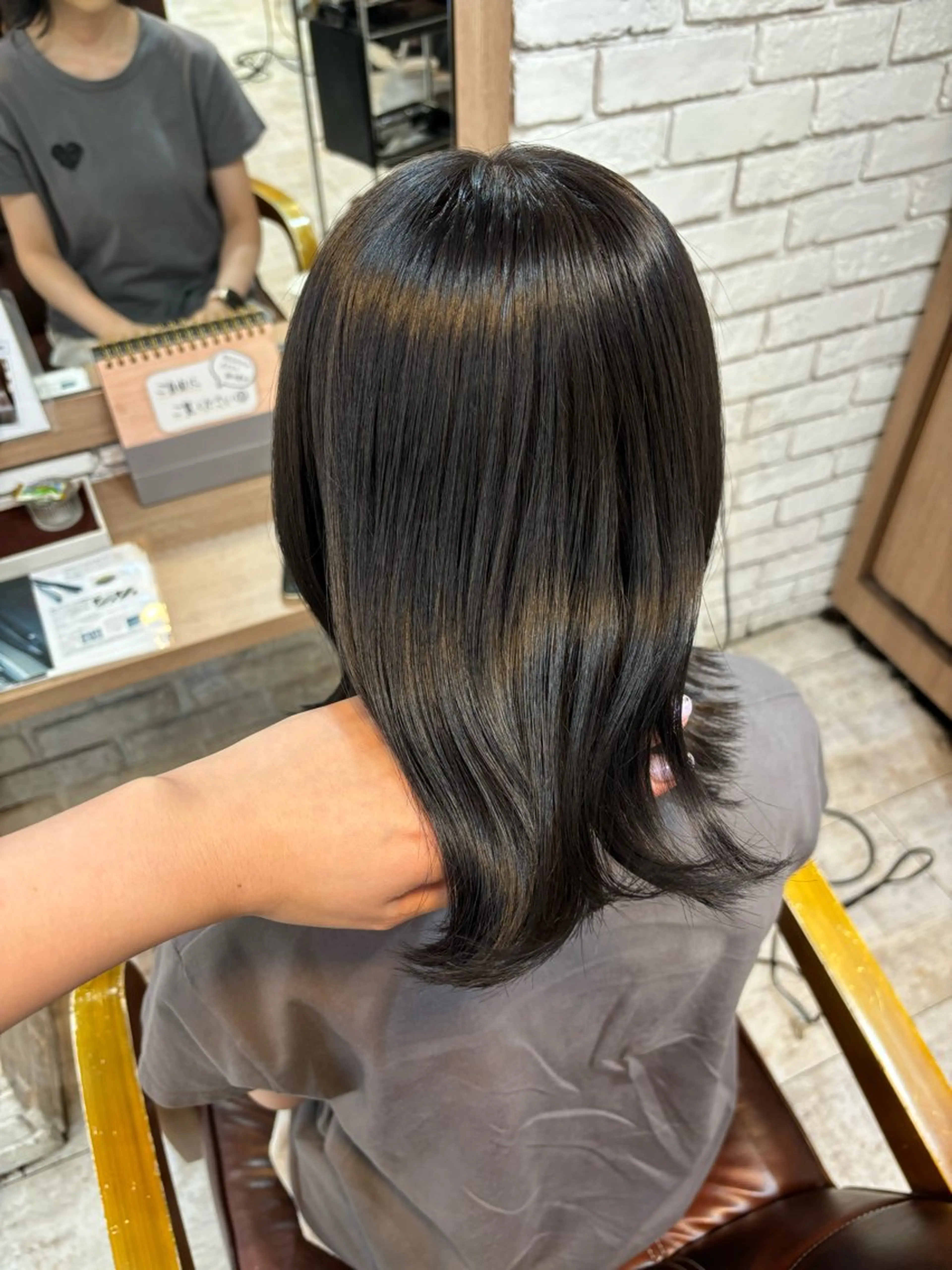 ミディアム ヘアカラー トリートメント 🪼艶カラー🪼 田口彩香のヘアスタイル