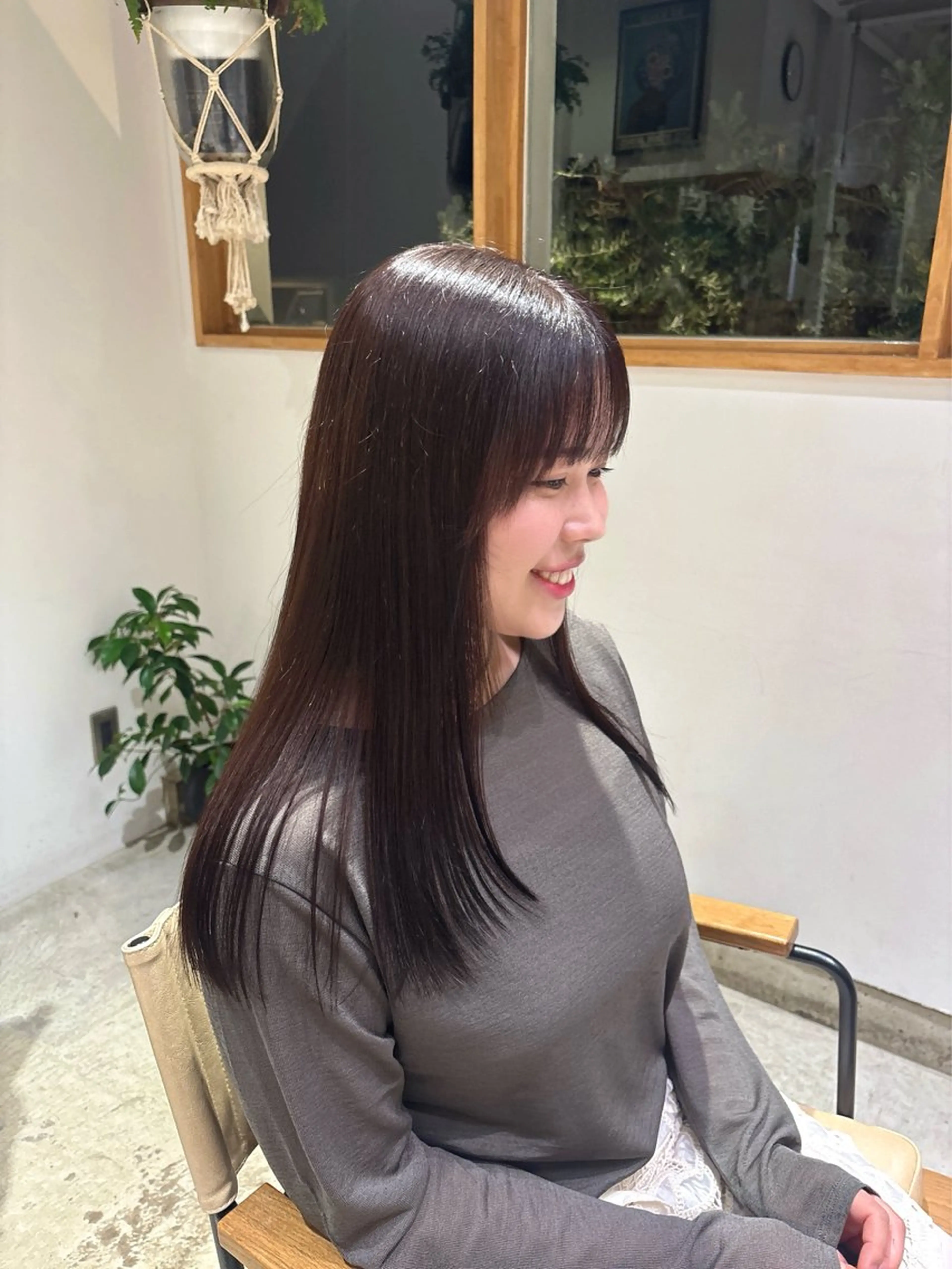 ロング カラー ブラウンカラー チョコレートブラウン カット ヘアカラー パライソ南公園店 神津 由依のヘアスタイル