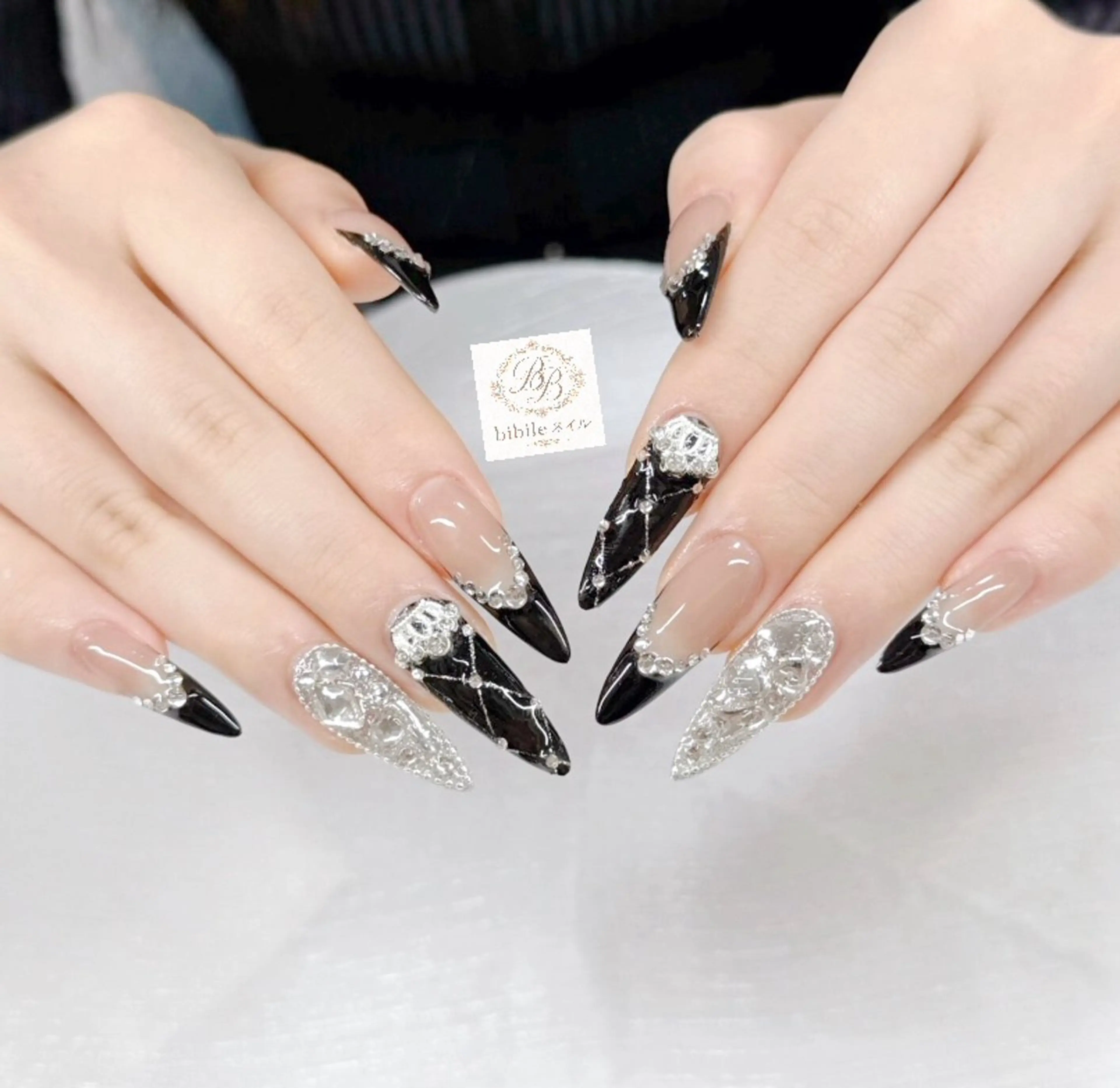 ネイル ハンドネイル 島尻 ユインのネイルデザイン