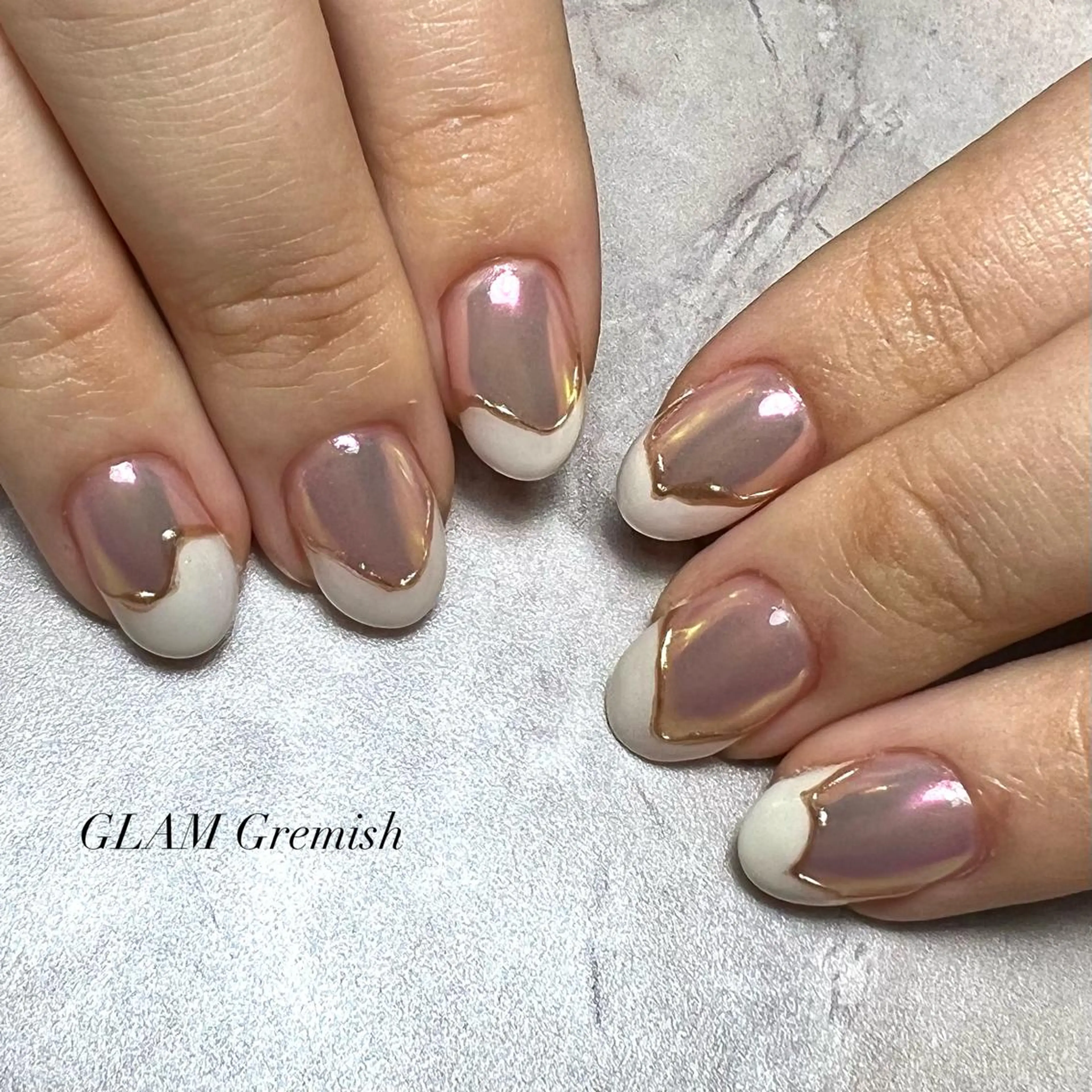 ネイル オーロラネイル フレンチネイル ミラーネイル 持ち込み 藤崎 恵梨香のネイルデザイン