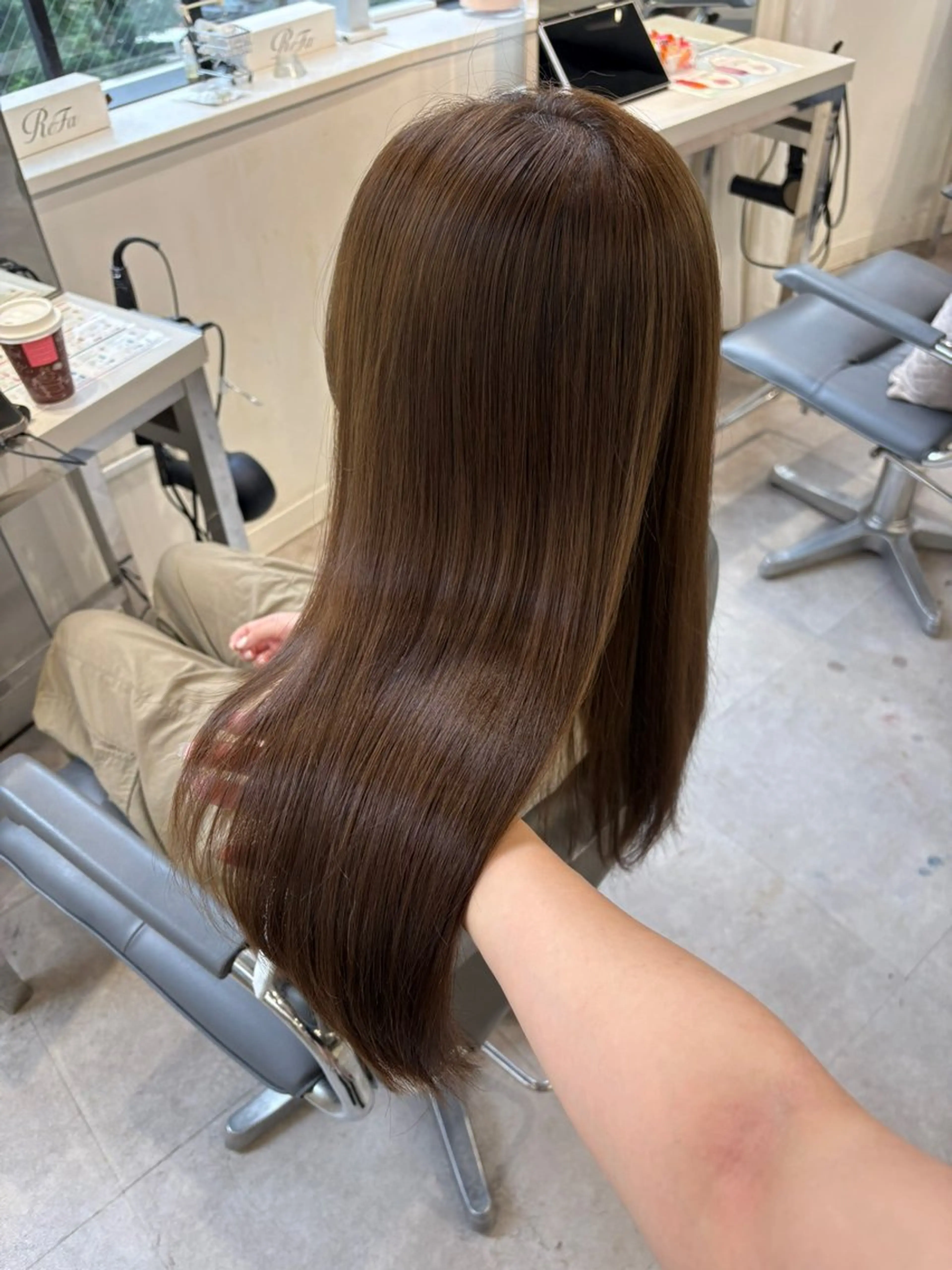 ロング カラー ベージュカラー ブリーチ ヘーゼル ブリーチなしカラー トリートメント カット ヘアカラー トリートメント MEI🎀つやカラー 🎀レイヤー🎀渋谷のヘアスタイル