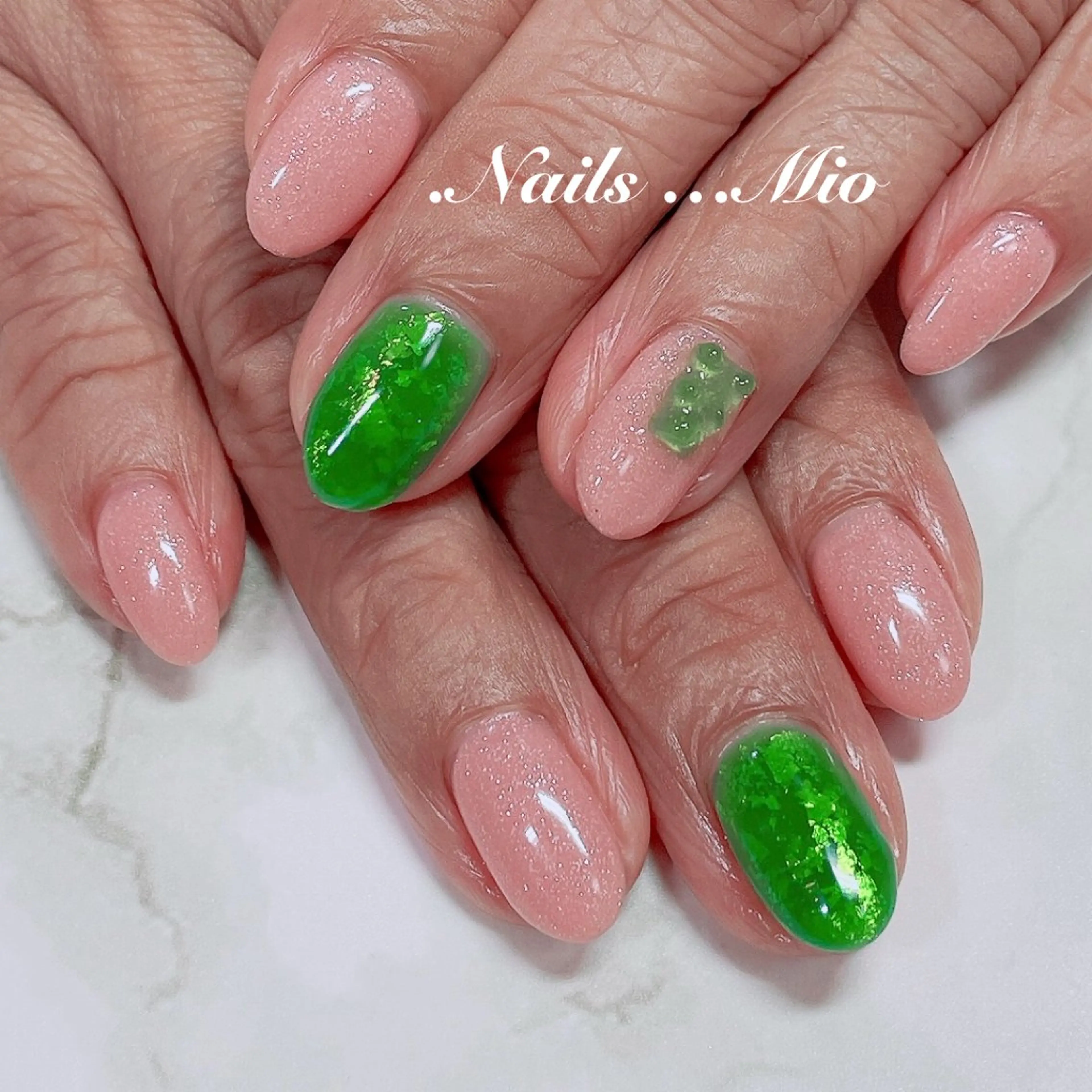 ネイル アートネイル ジェルネイル ワンカラーネイル 赤色 .Nails Mio 赤羽西ネイルサロンのネイルデザイン
