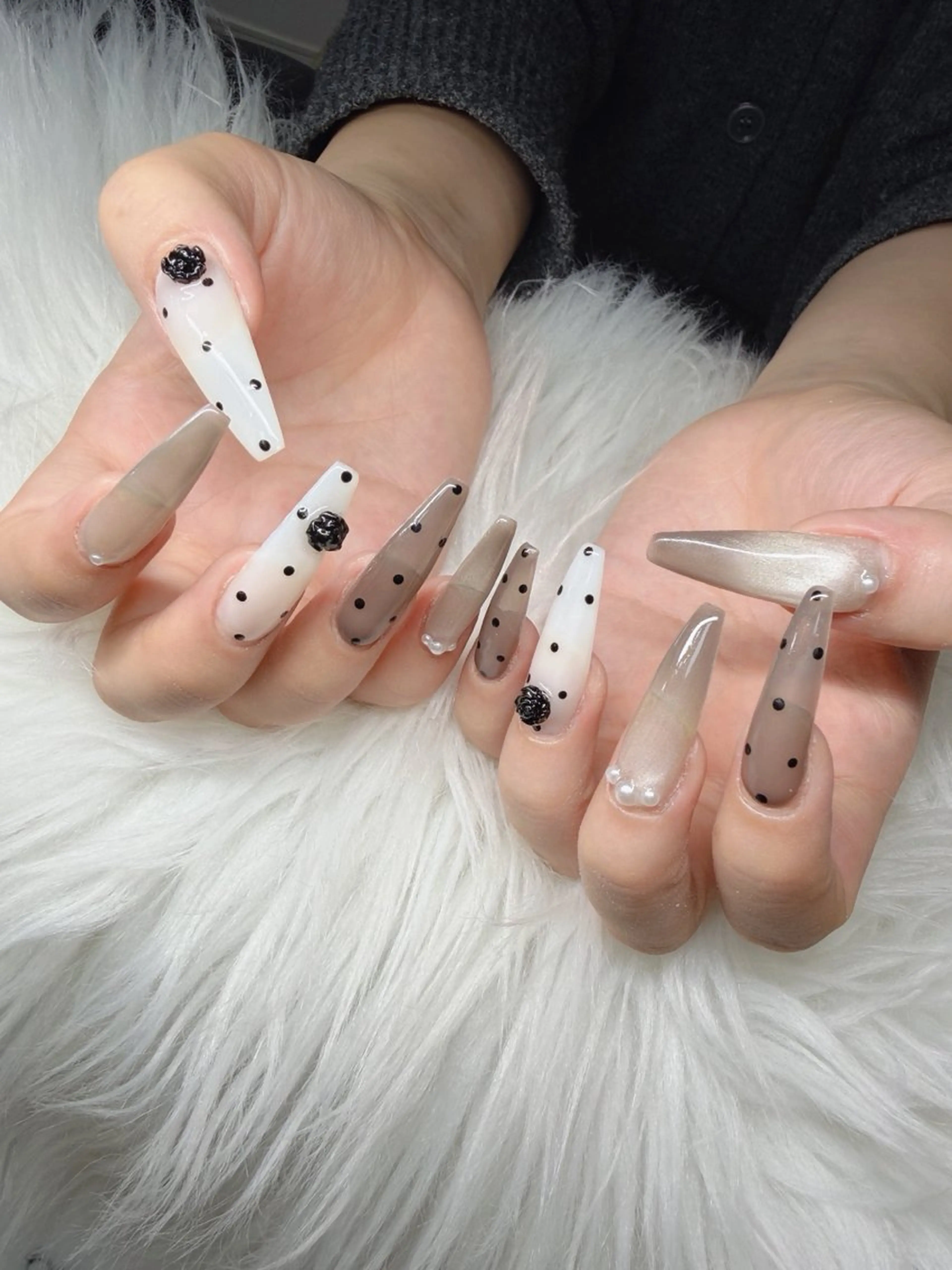 ネイル 長さ出し グラデーション 卒業式 キラキラネイル マグネットネイル Lee Nailsのネイルデザイン