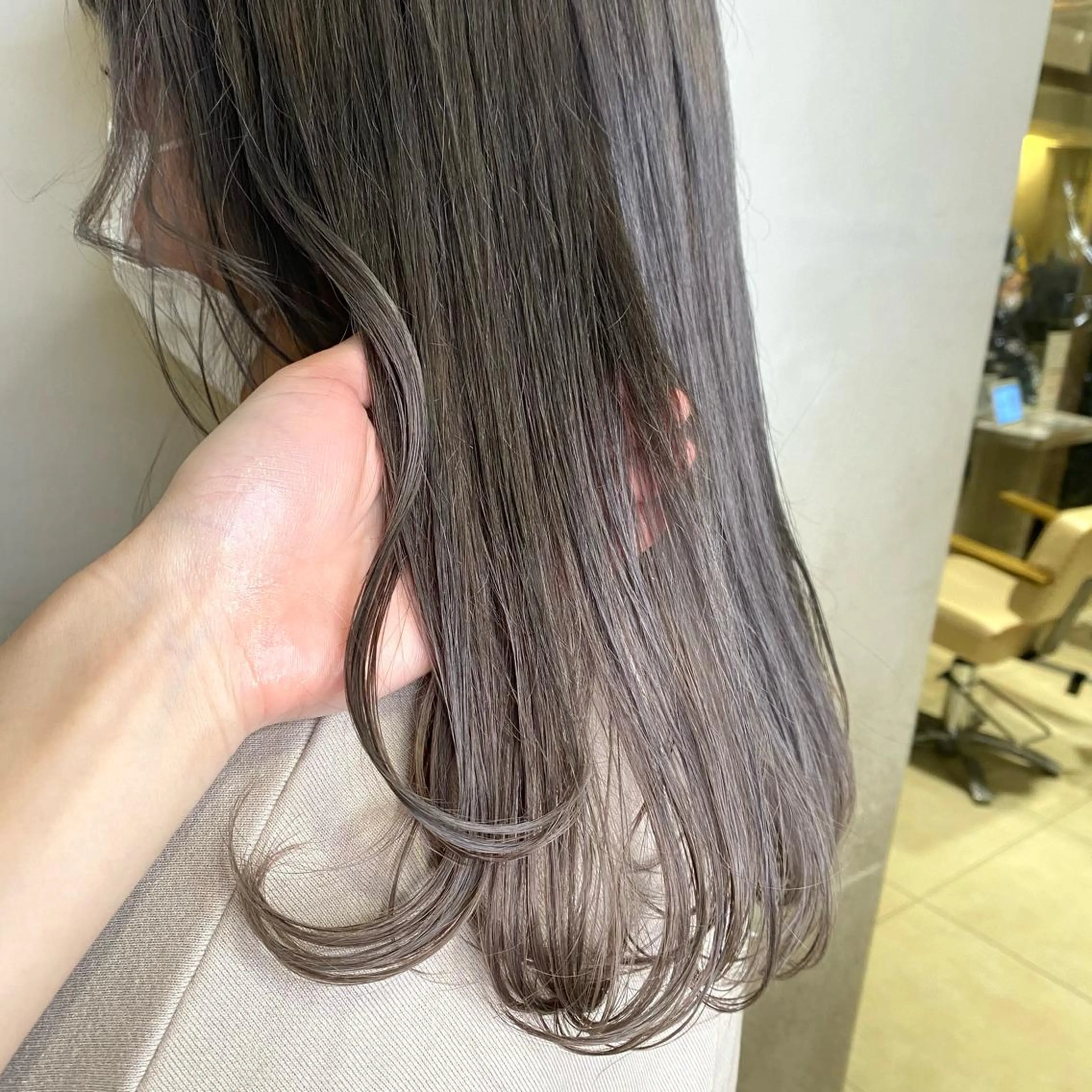 セミロング カラー 高槻No.1🇰🇷 韓国ヘア　橋口陽太のヘアスタイル