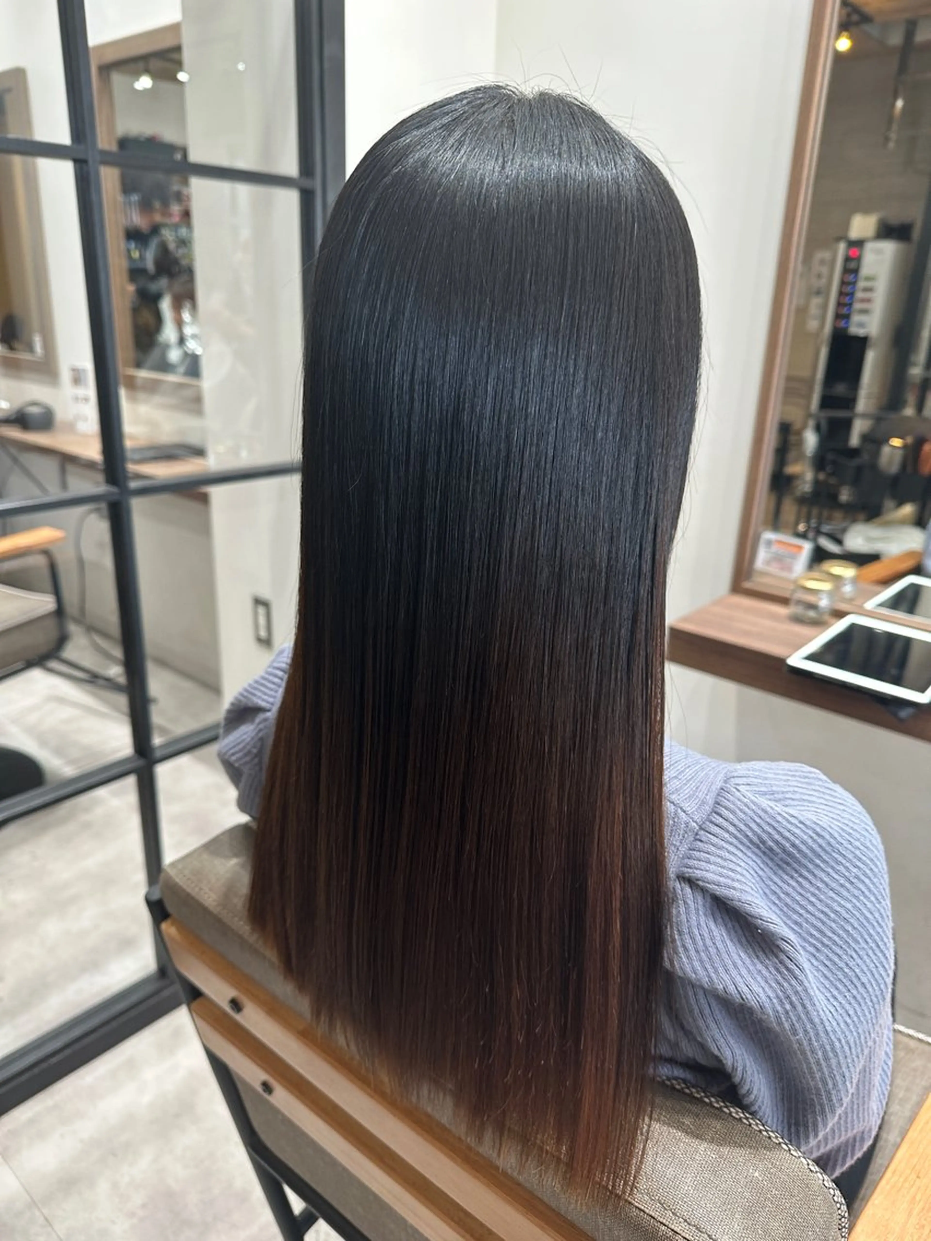 ロング パーマ カット 縮毛矯正 💙美髪救世主💙 関華蓮のヘアスタイル