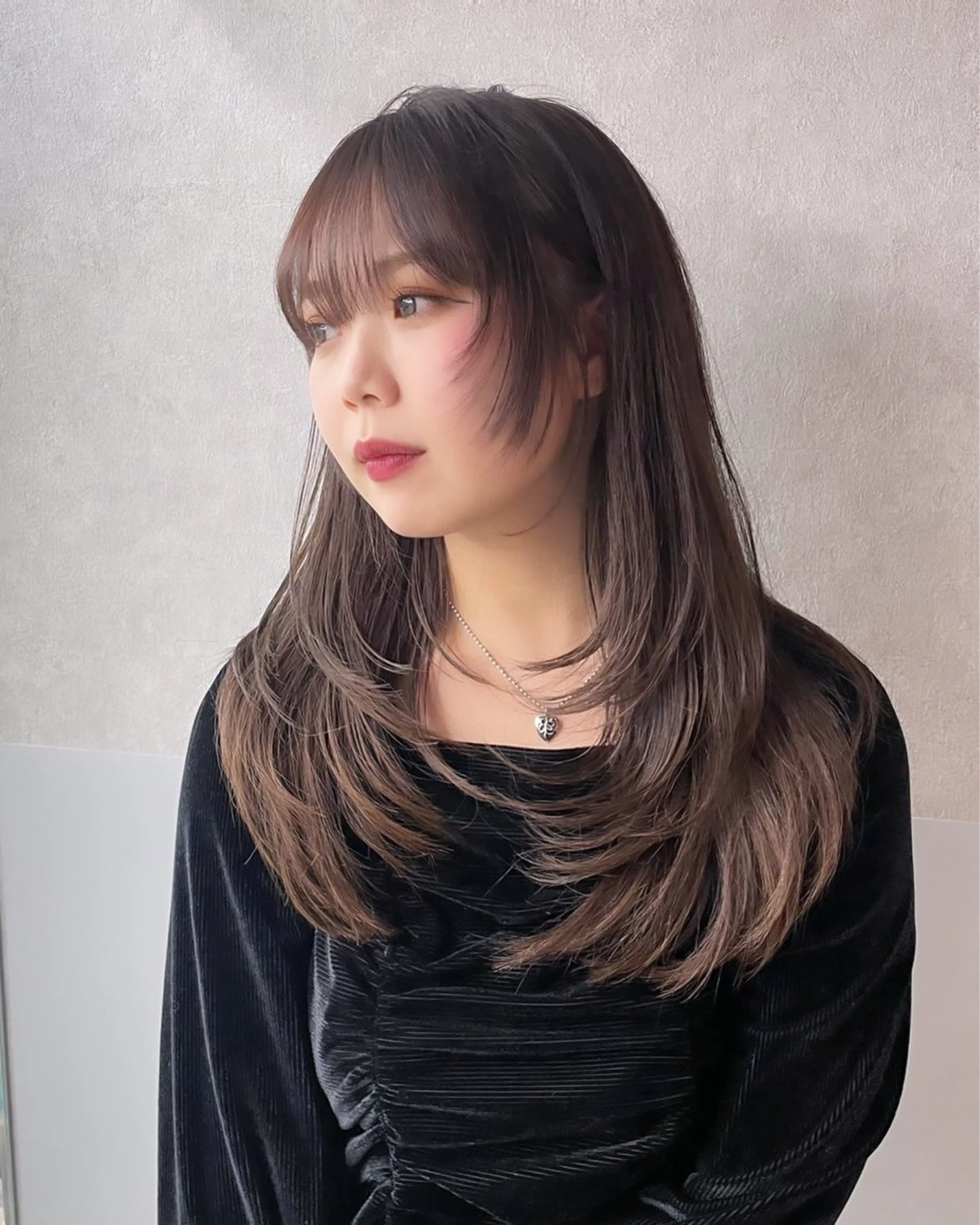 セミロング カラー カット トリートメント ヘッドスパ ヘアセット 韓国ヘア/レイヤー Londエレンのヘアスタイル