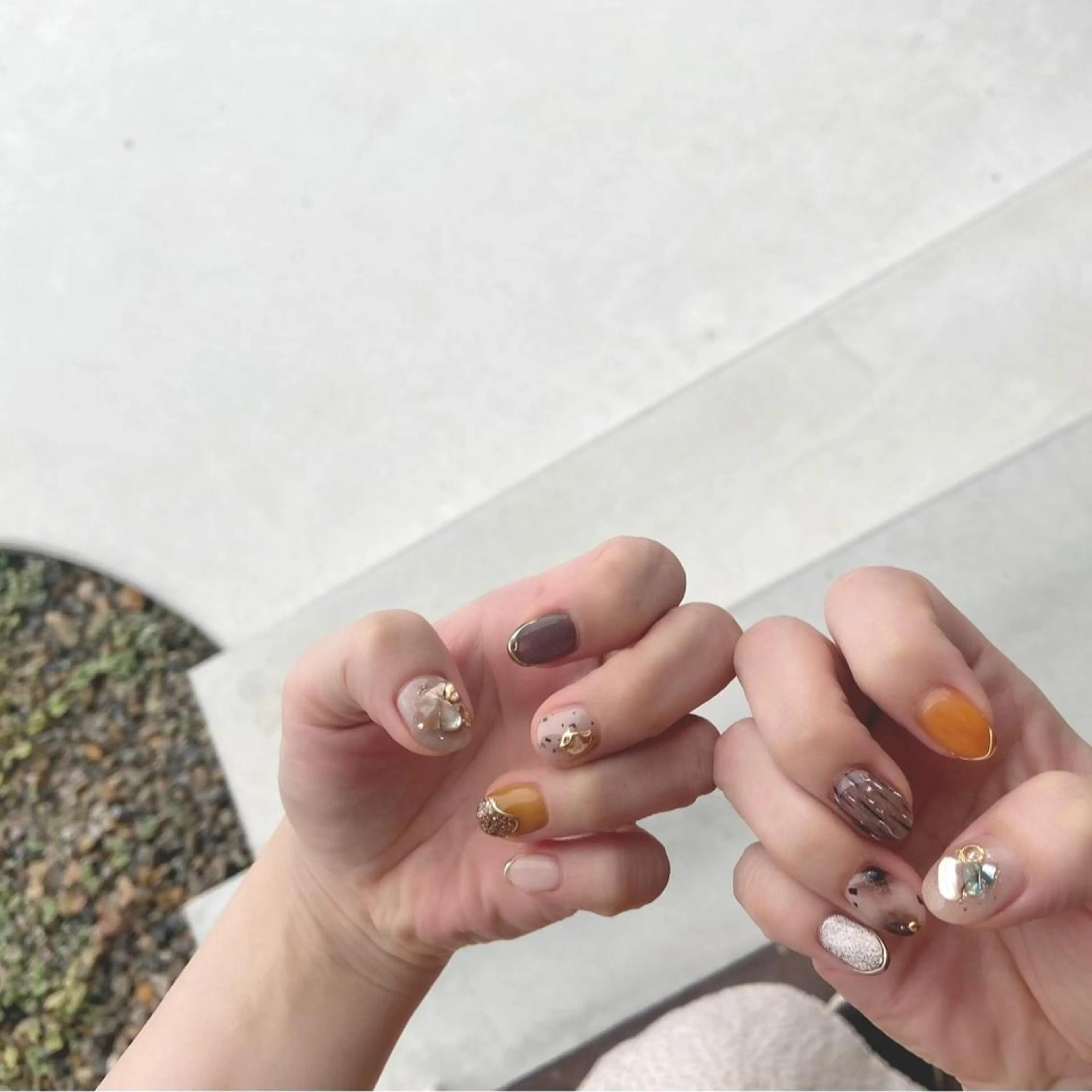 カラー ネイル マツエク・マツパ ブラウンカラー テラコッタ カラーマツエク べっ甲ネイル ブラウン Adore nailのネイルデザイン