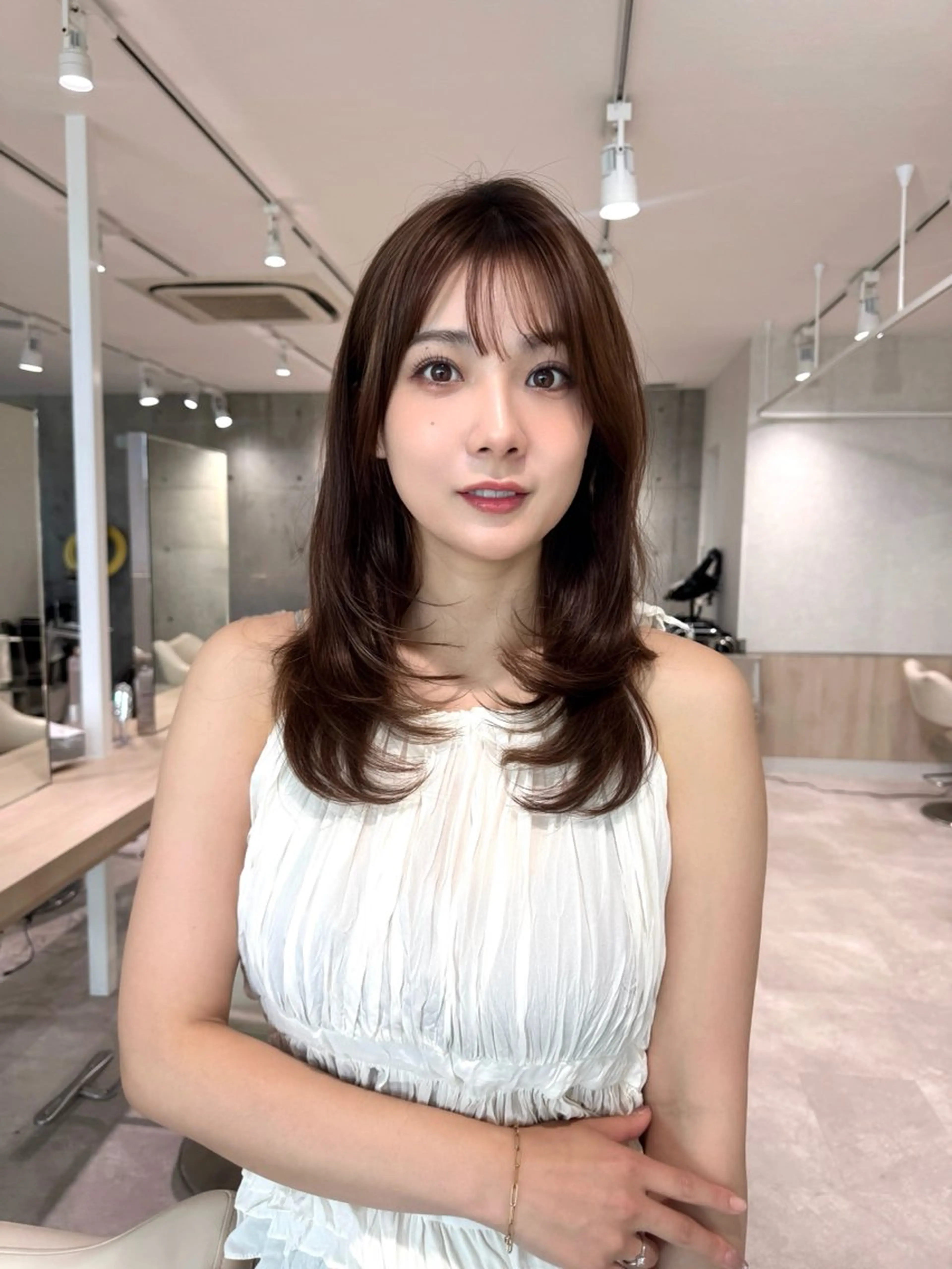 セミロング 三鷹で1番ショート ボブをカットする新谷のヘアスタイル