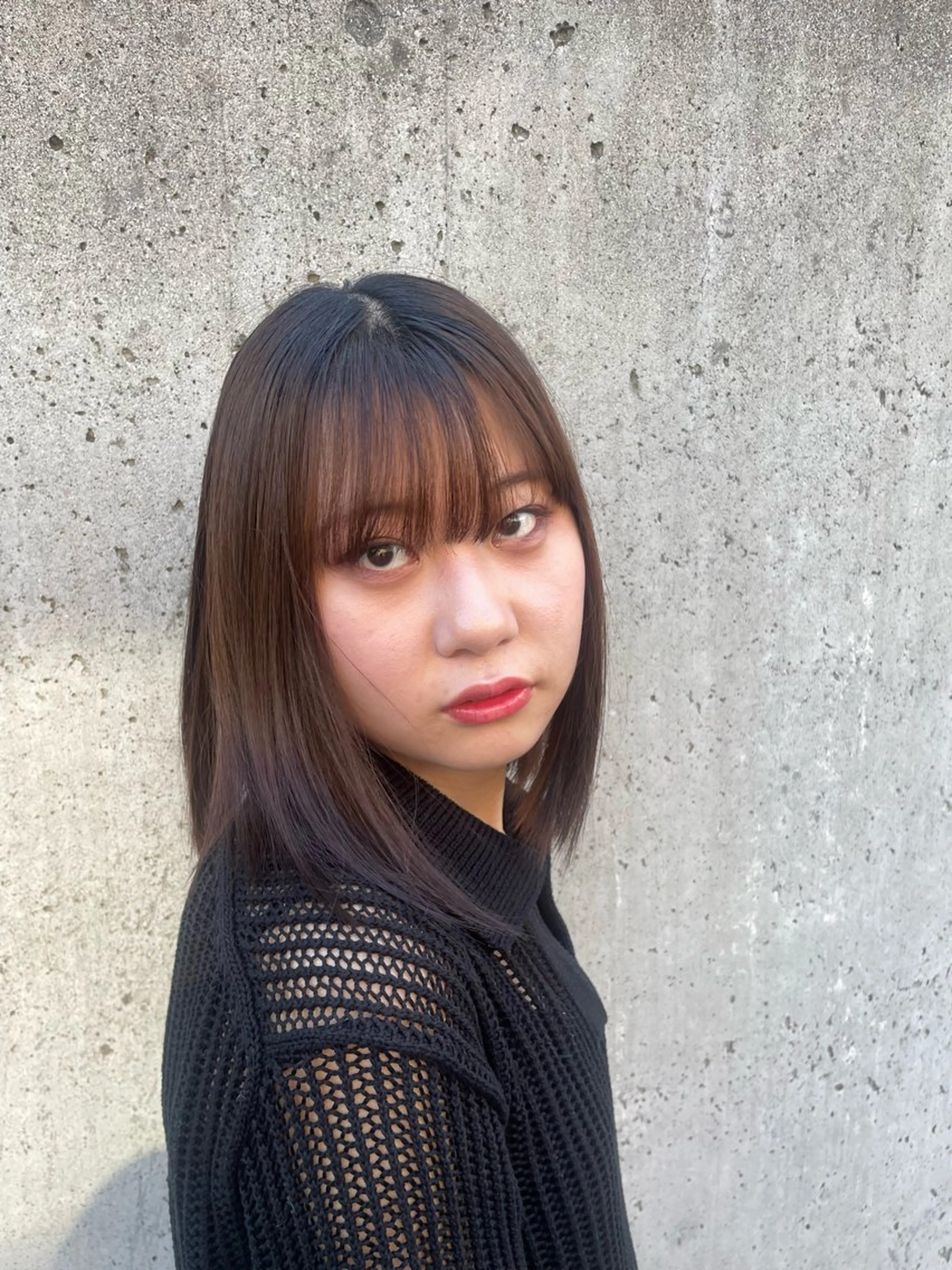 ミディアム カラー ハイトーン/レイヤー 似合わせ・ユキノのヘアスタイル