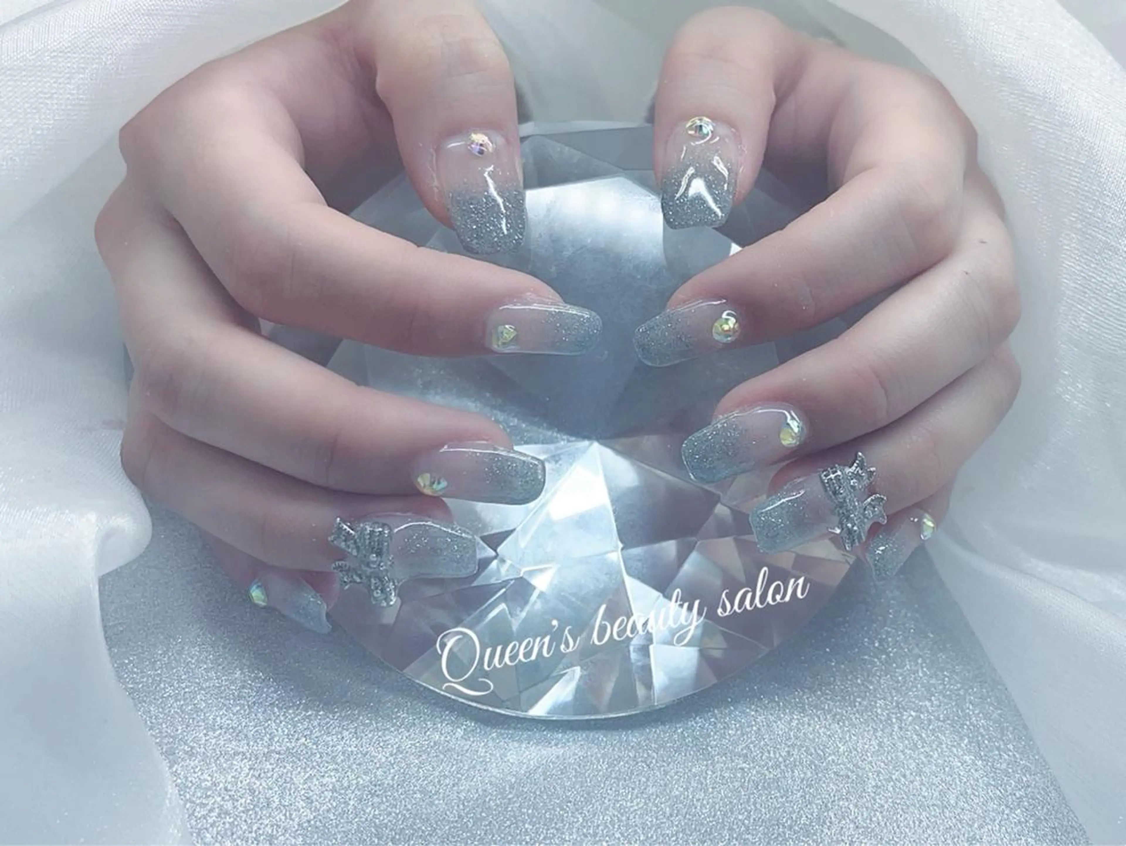 ネイル ハンドネイル Queens ciciのネイルデザイン