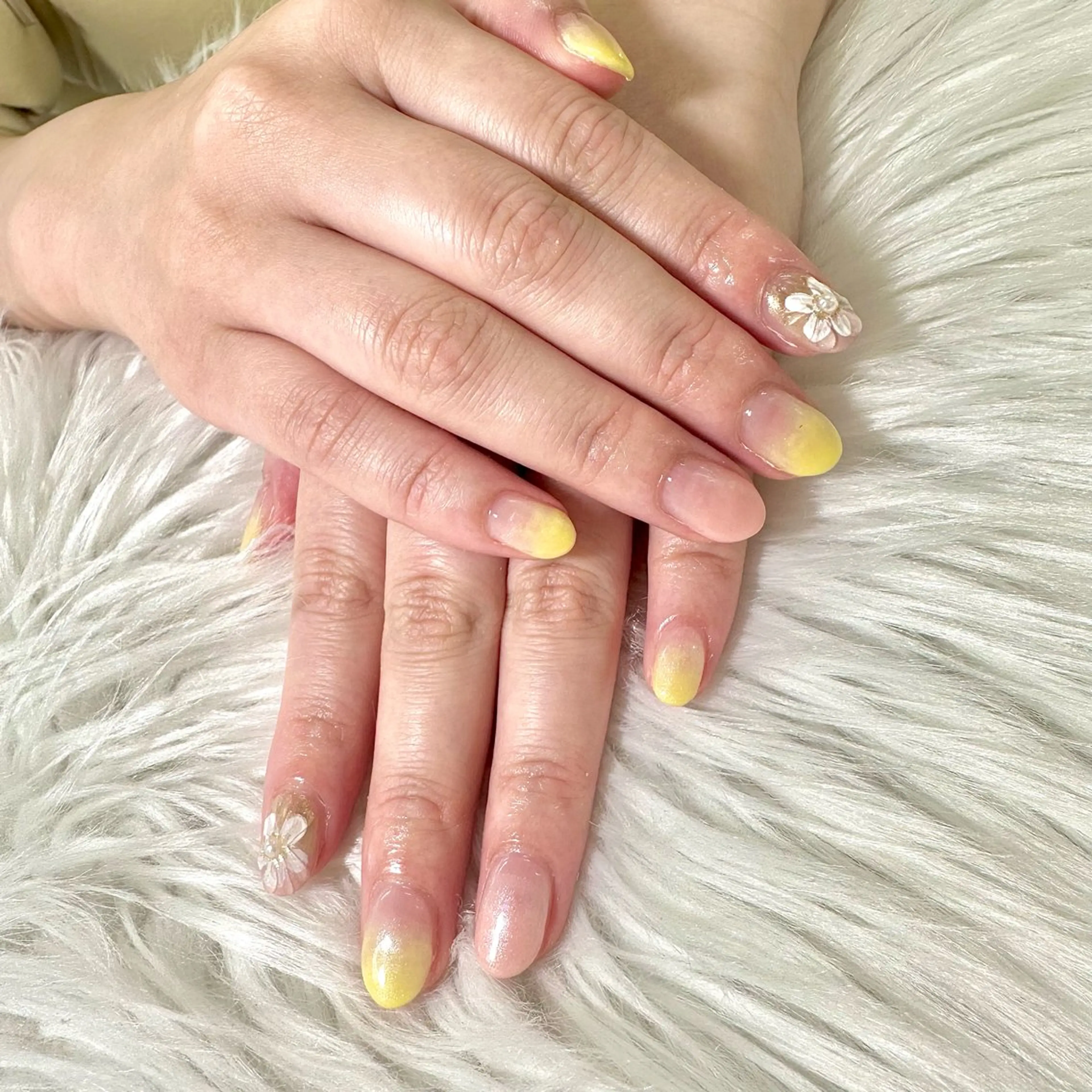 ネイル グラデーション ハンドネイル 日野店スタッフ Reina.Sのネイルデザイン