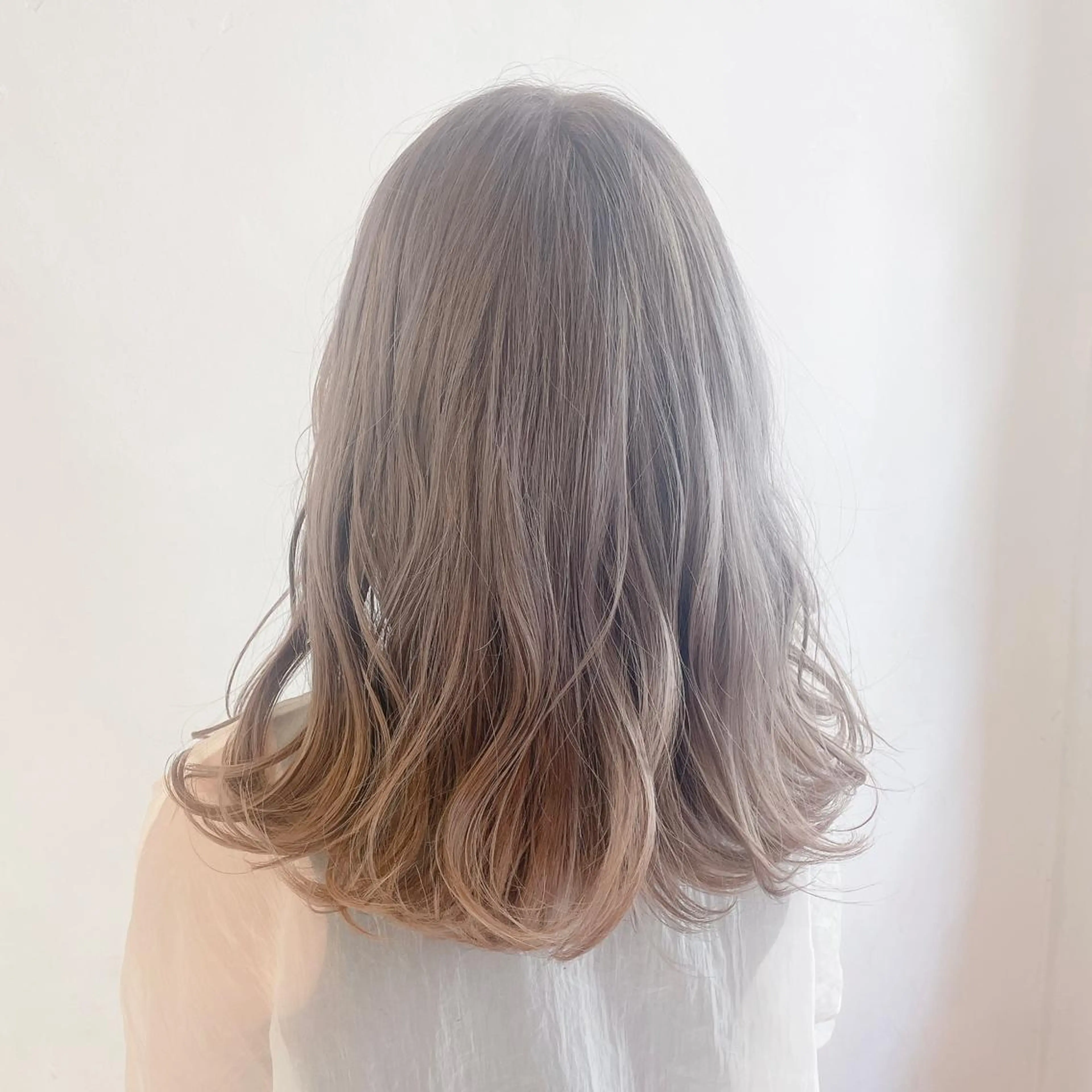 ミディアム カラー バレイヤージュ ブリーチ ケアブリーチ ダブルカラー イヤリングカラー ヘアカラー トリートメント Lilith所属・デザインカラー 髪質改善Lilithのその他イメージ