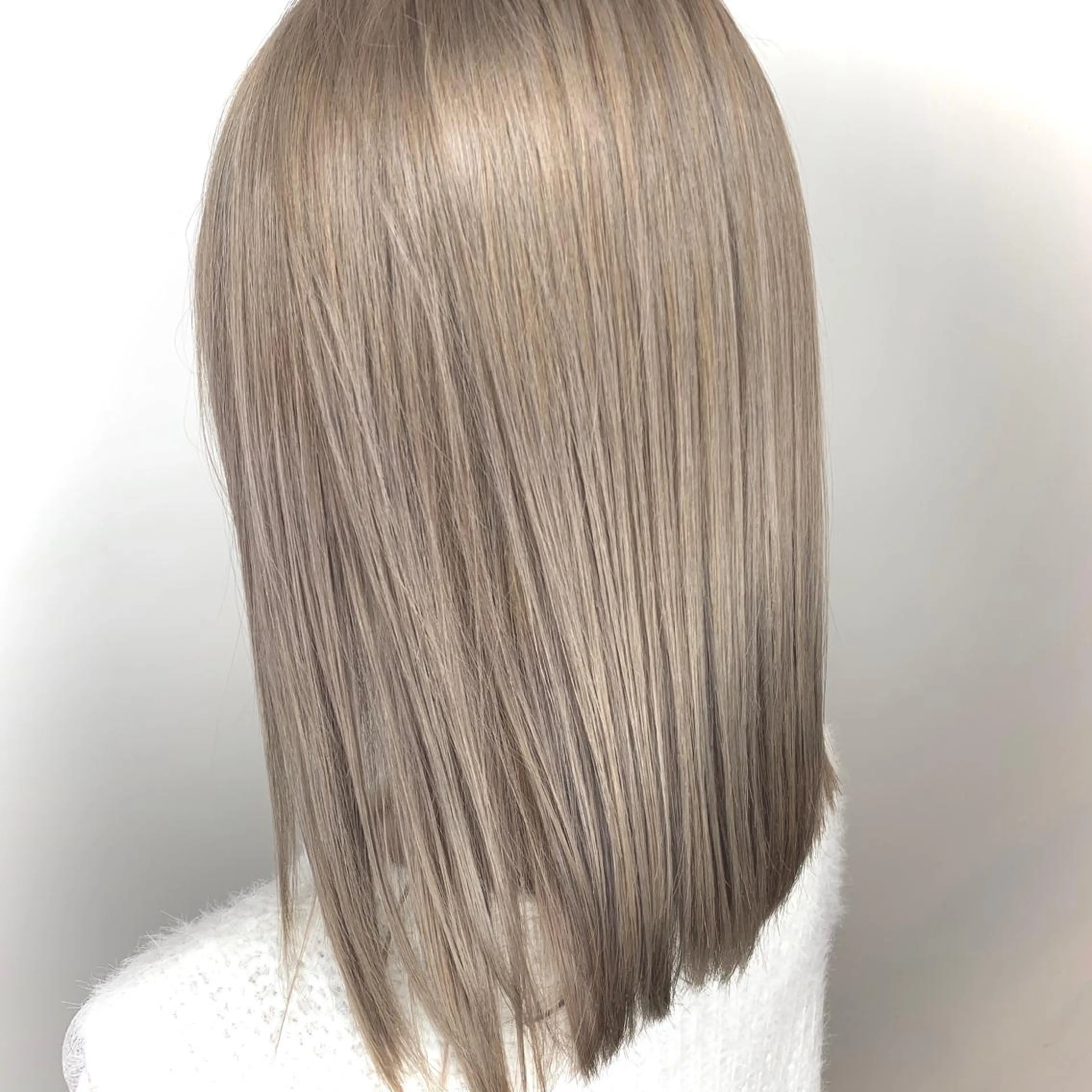 ミディアム しもかわ かほのヘアスタイル