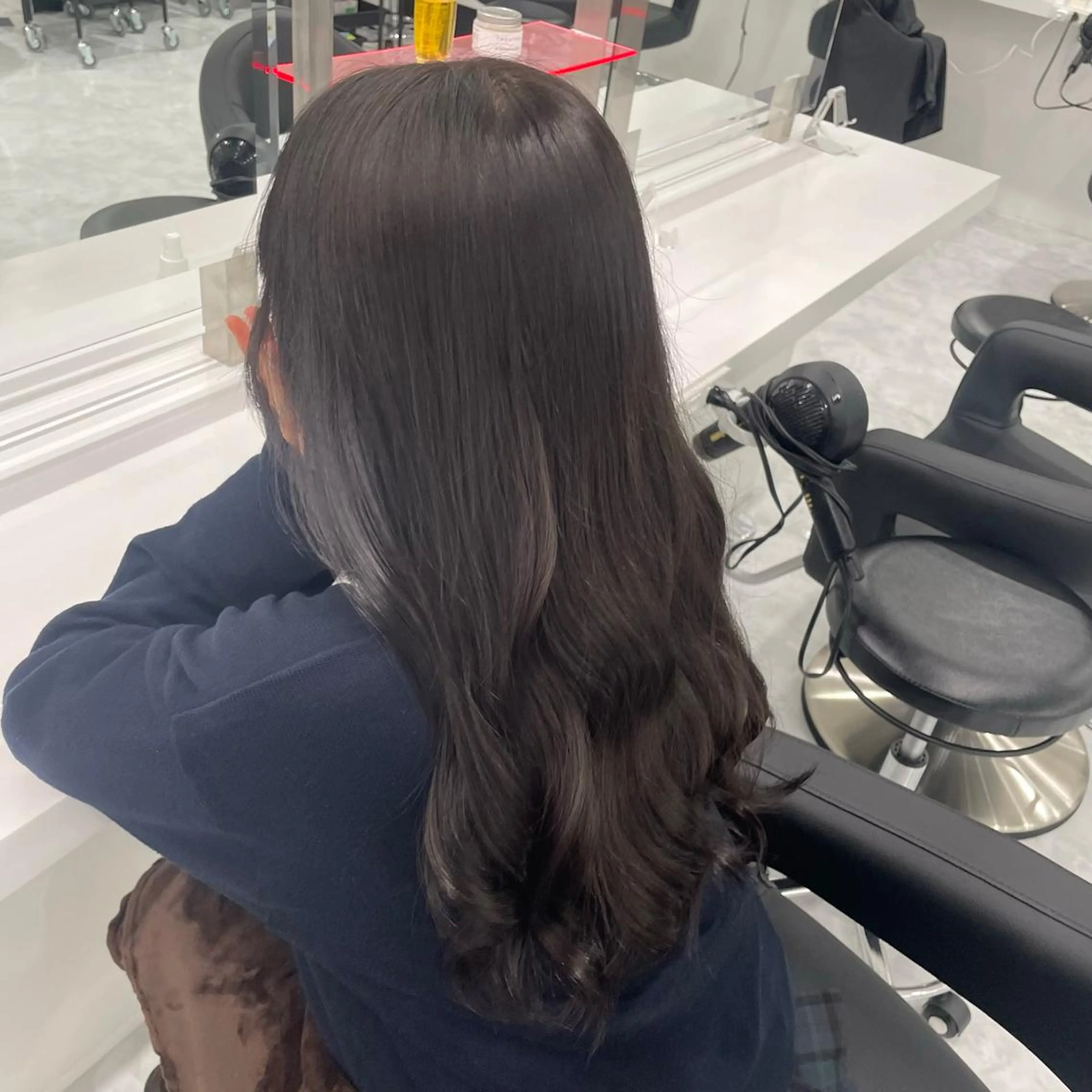 ロング 🫧うる艶トレンド 🫧透明感カラーのヘアスタイル