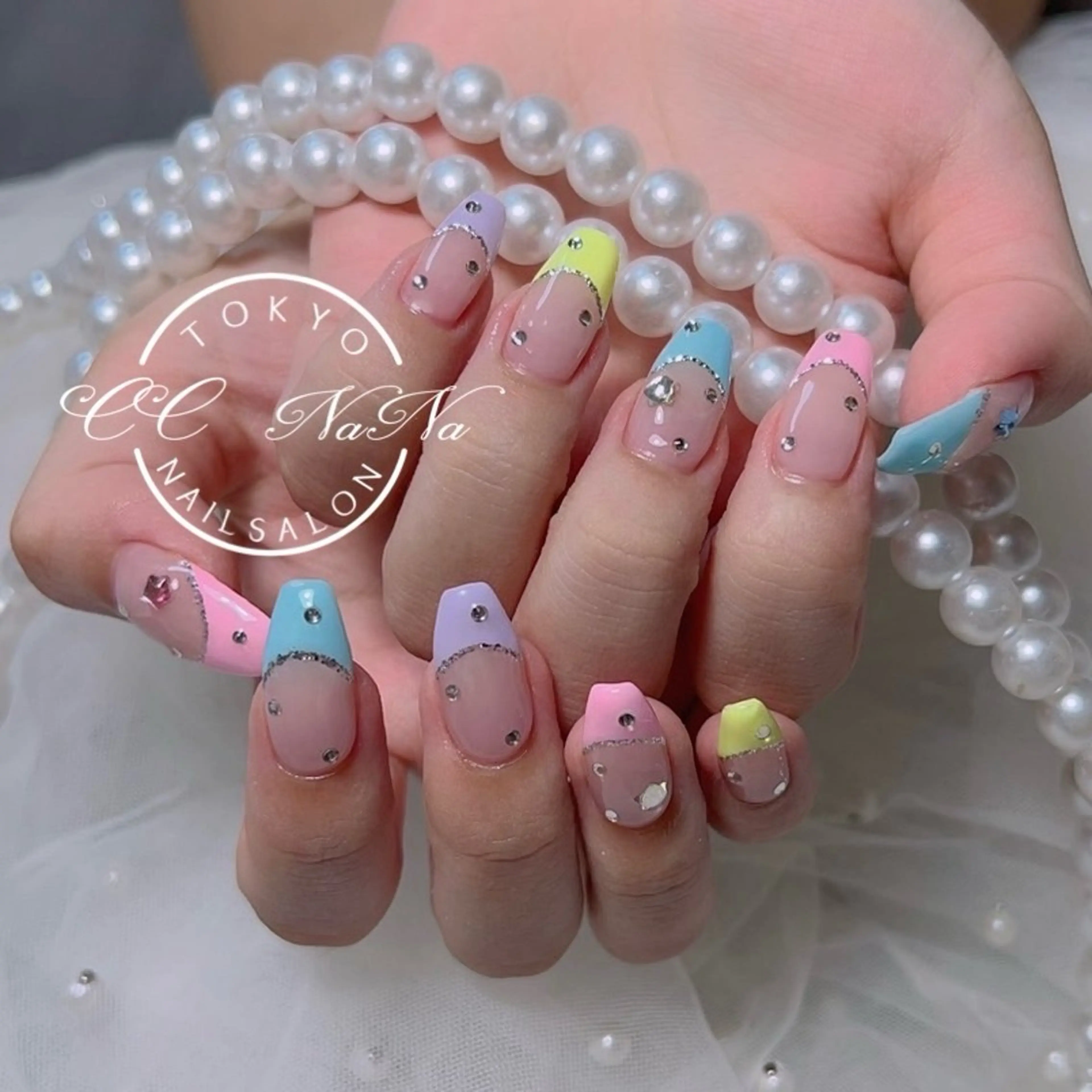 ネイル ハンドネイル 💎CC・NaNa 韓国風ネイル🌙Cのネイルデザイン