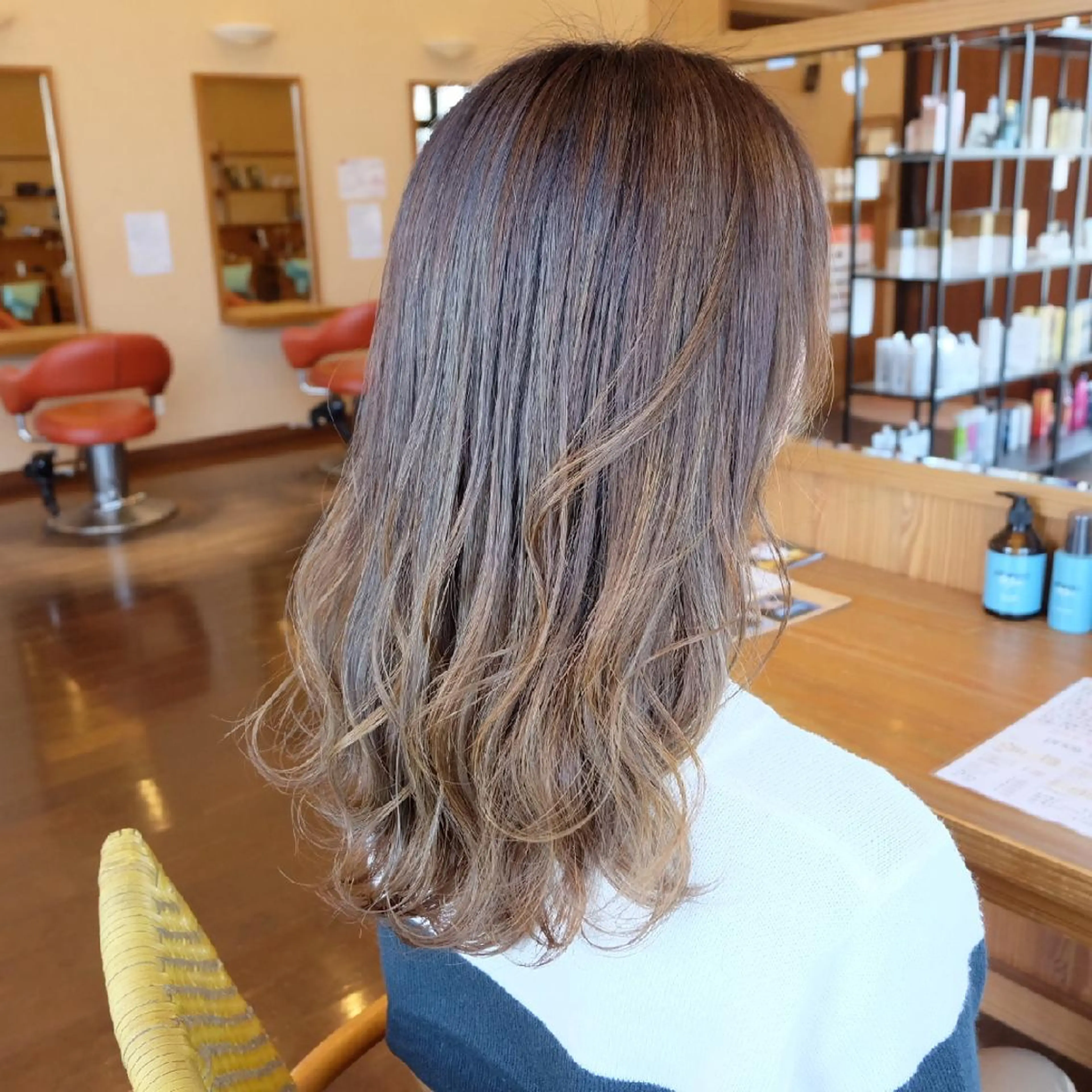 カラー ロング ベージュカラー グラデーションカラー ara (荒武梨香)  のその他イメージ