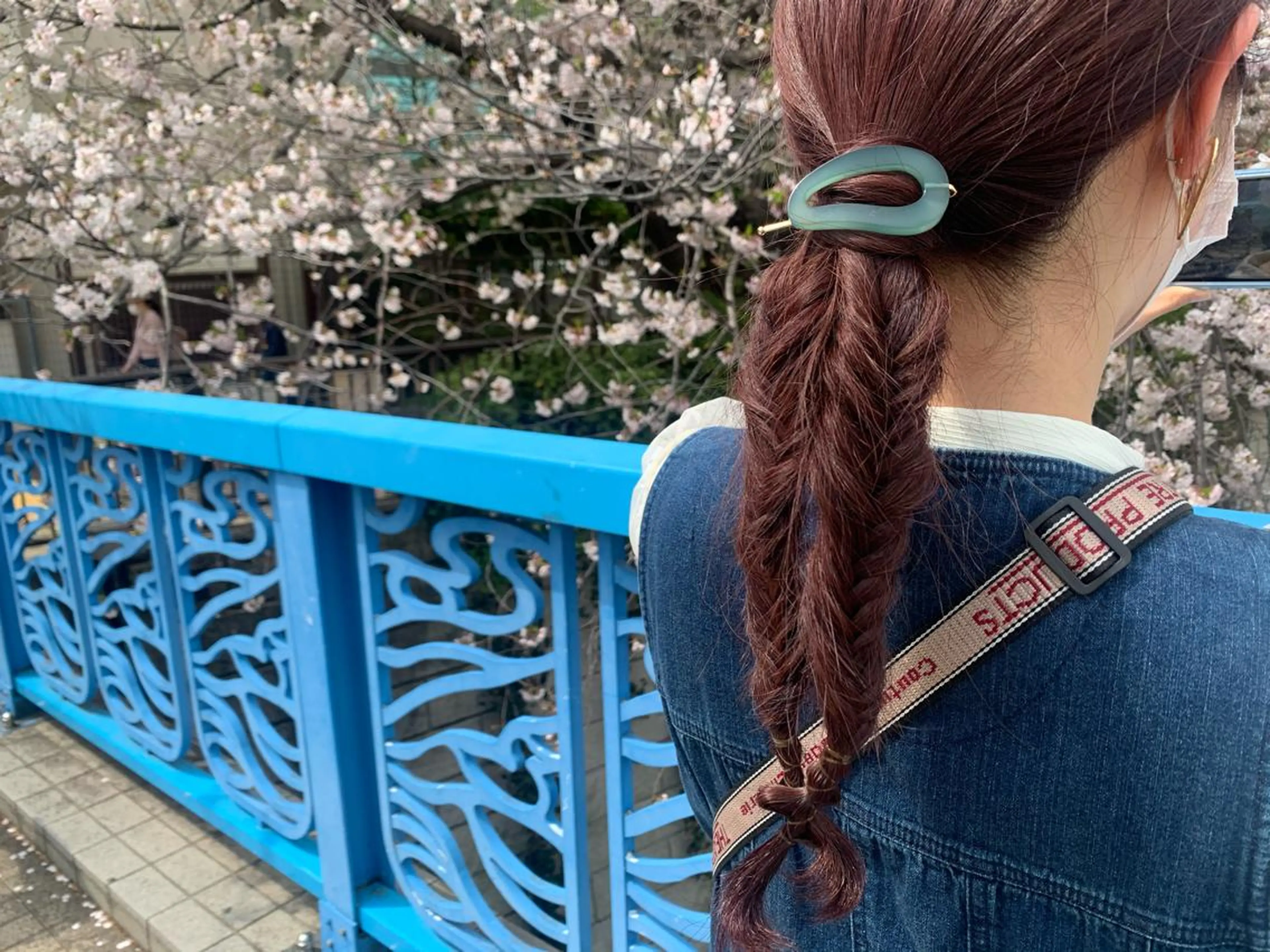 ロング カラー 鶴田 瑠奈のヘアスタイル