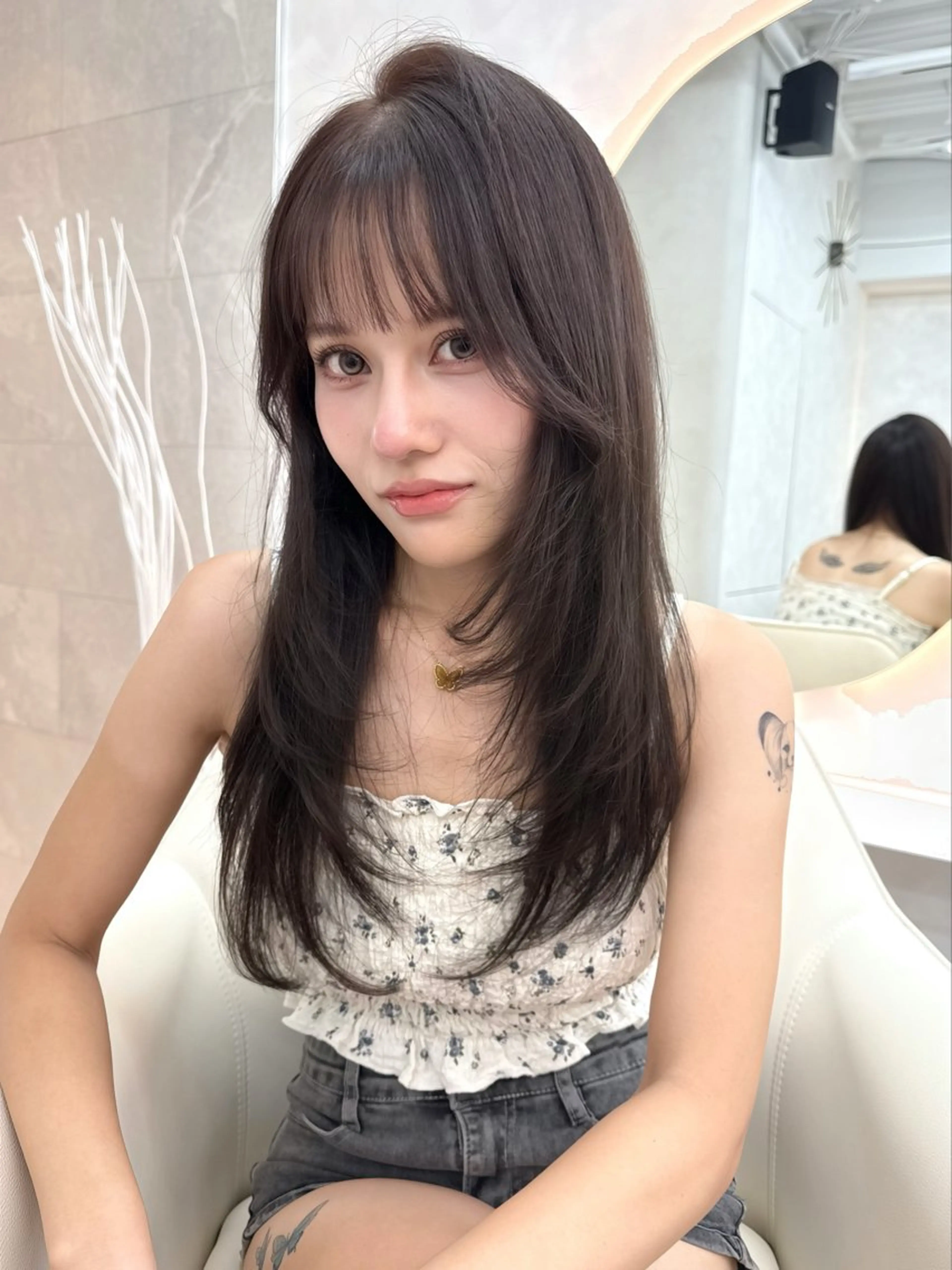 ロング カラー ベージュカラー ブリーチ ブラウンカラー ケアブリーチ ダークグレー 🦋高瀬寛菜🦋 韓国/ブリーチのヘアスタイル