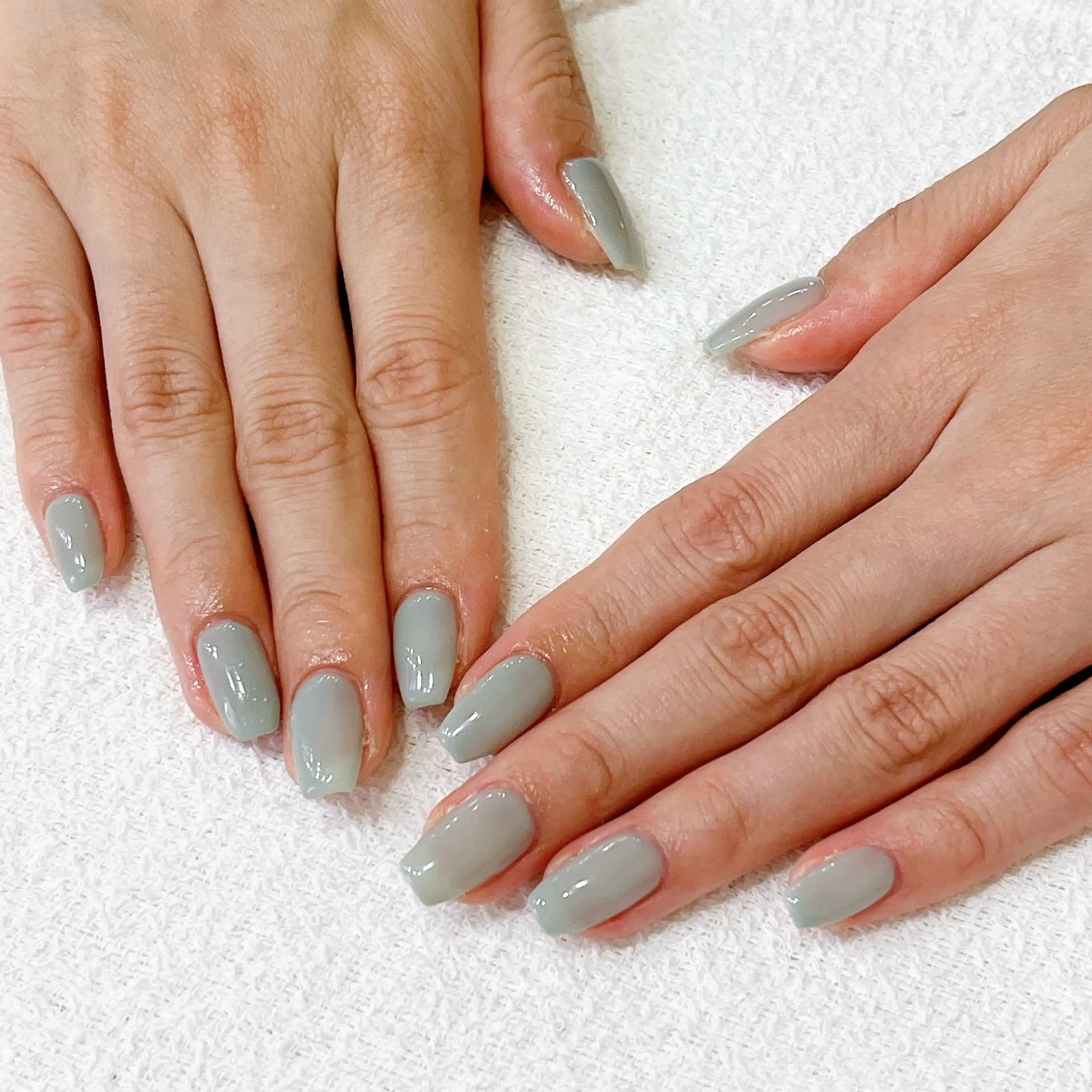 ネイル 水色 ワンカラーネイル 伊藤 愛のネイルデザイン