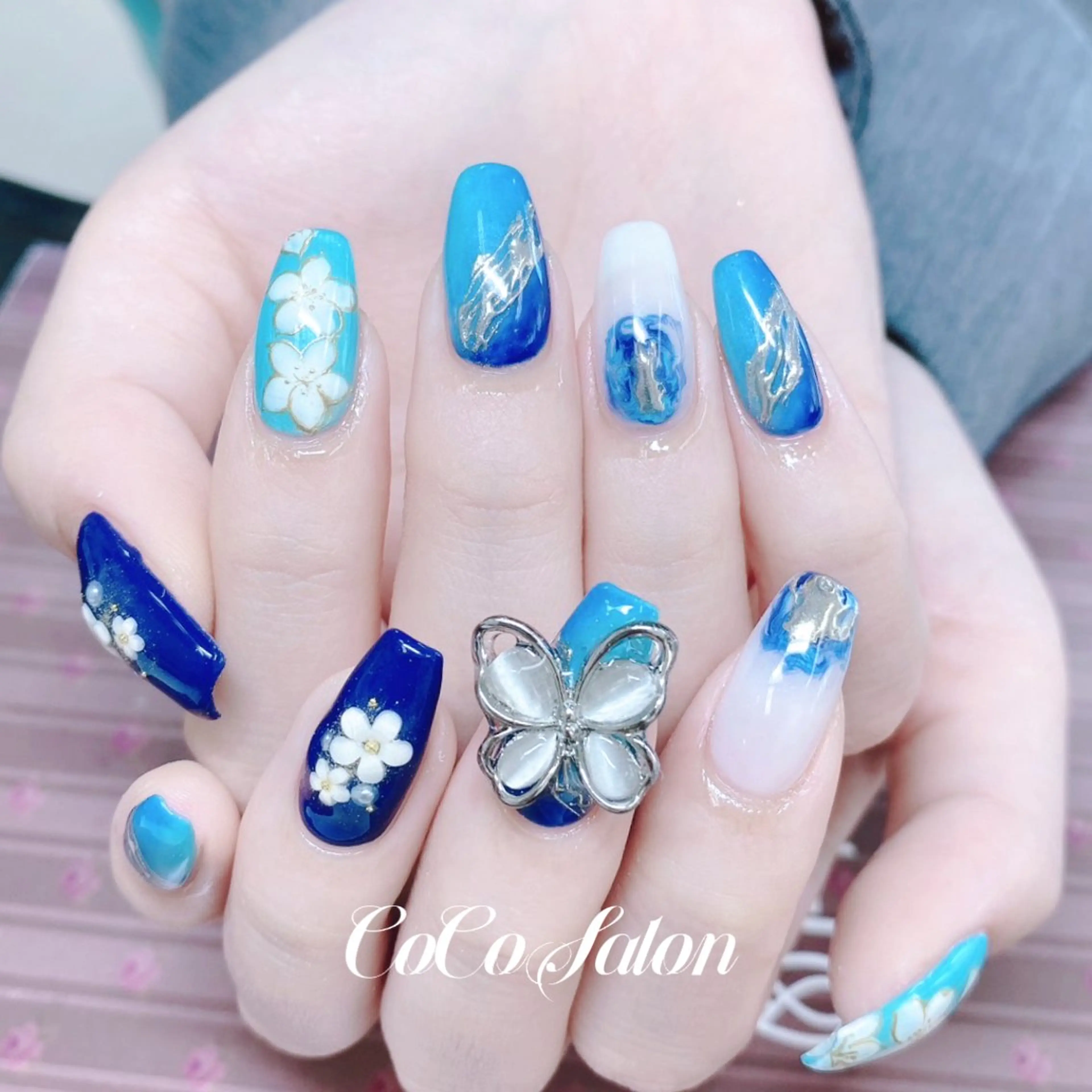 ネイル 桜ネイル 卒業式 ミラーネイル ハンドネイル CoCoSalon ネイル/まつ毛予約のネイルデザイン