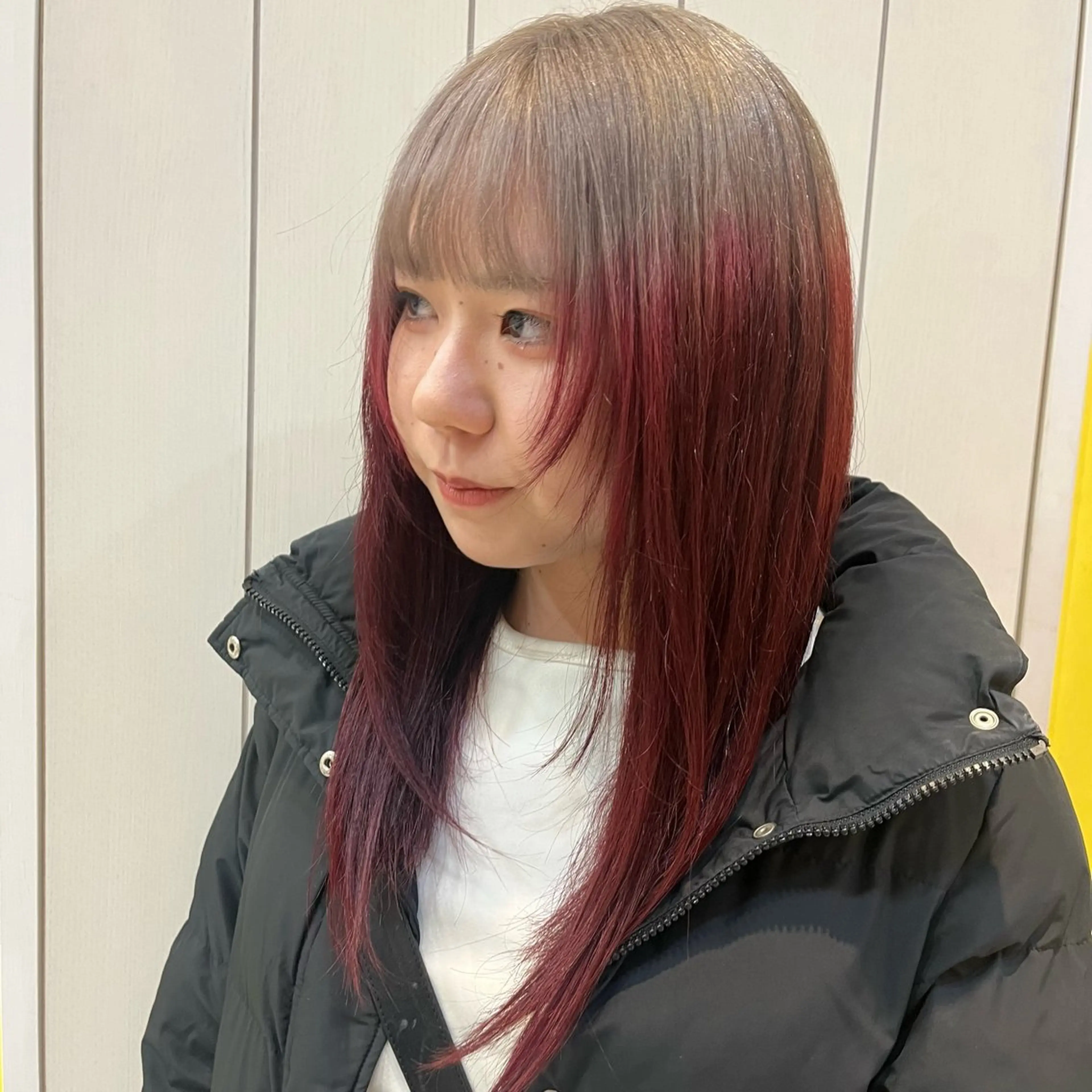 ロング カラー ヘアカラー らいむ/レイヤー/ /イヤリングカラーのヘアスタイル