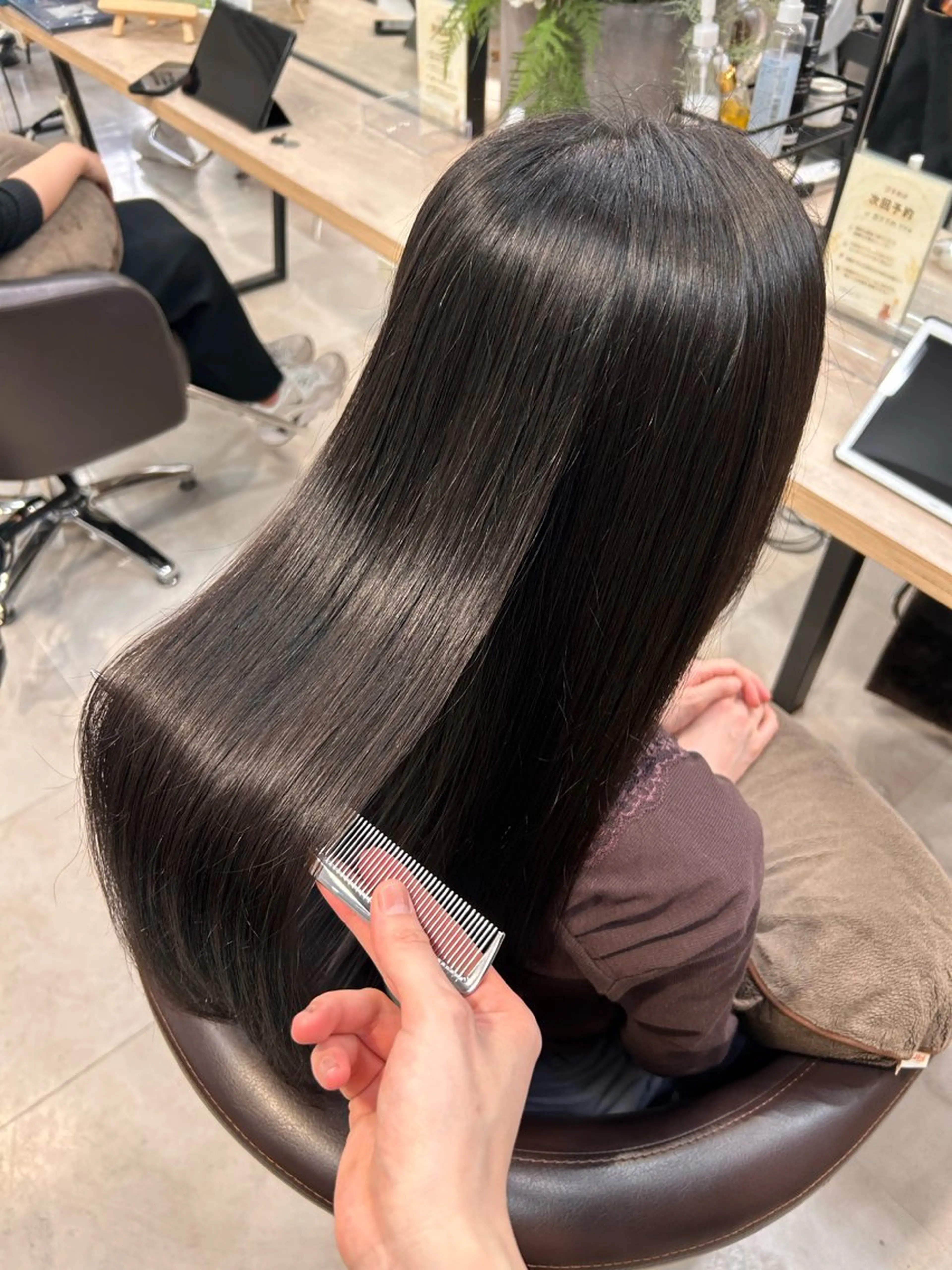 ロング 光を纏うツヤ感ロング Natsuki🤍のヘアスタイル