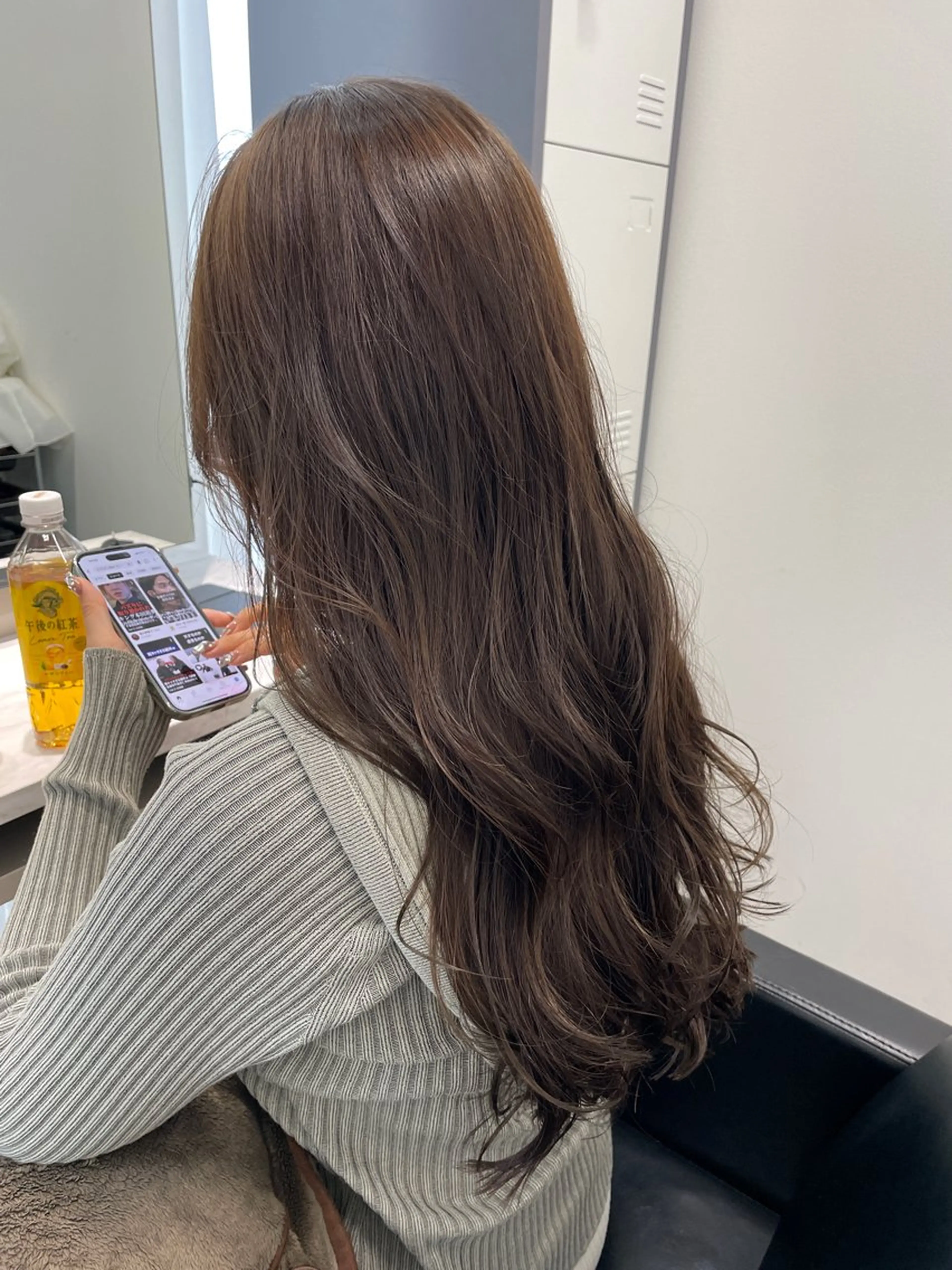 ロング カラー アッシュ アッシュブラウン ブラウンカラー レイヤーカット ローレイヤー カット ヘアカラー トリートメント 末石 智のヘアスタイル