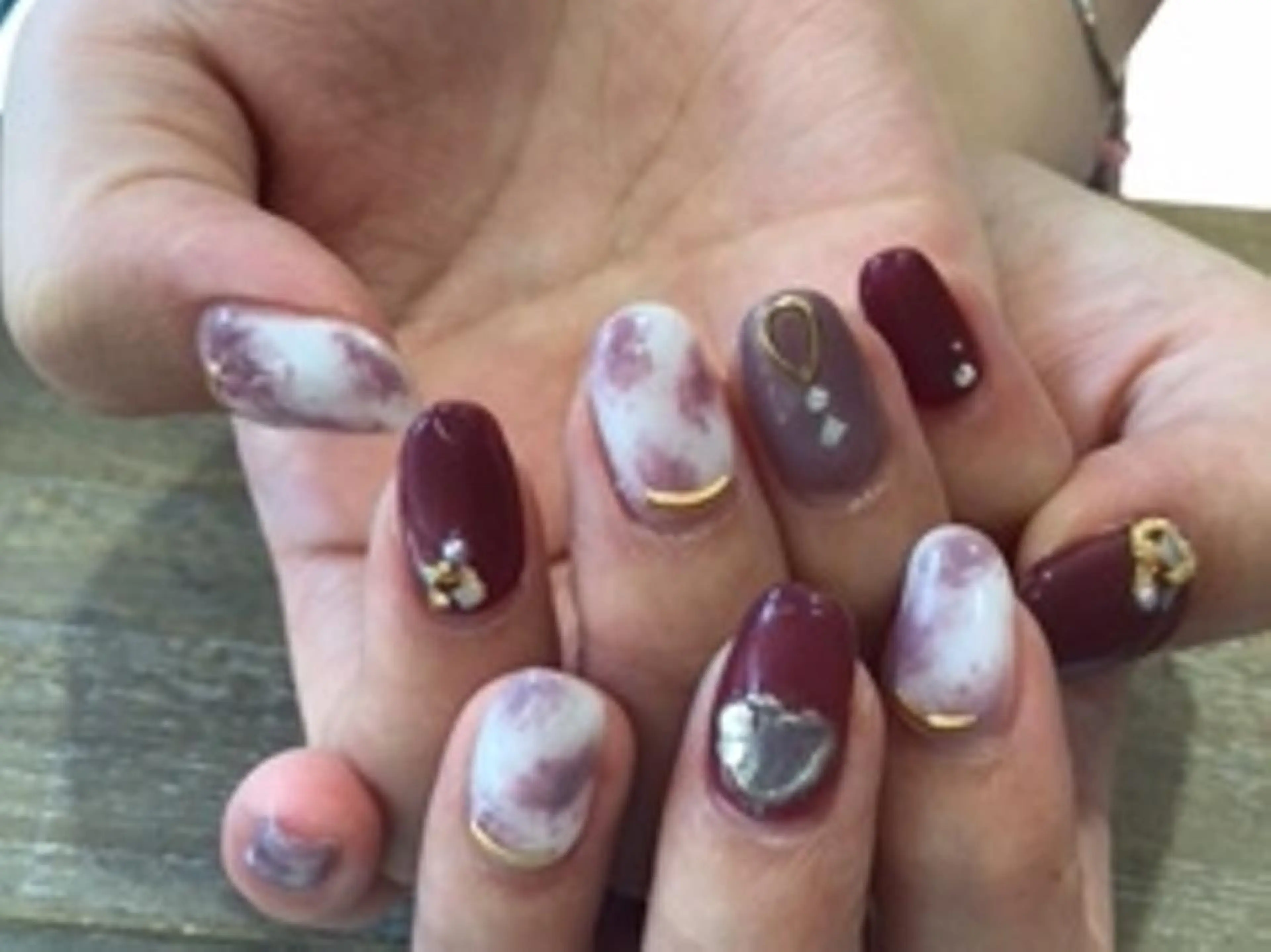 ネイル 持ち込み 八木 香澄のネイルデザイン