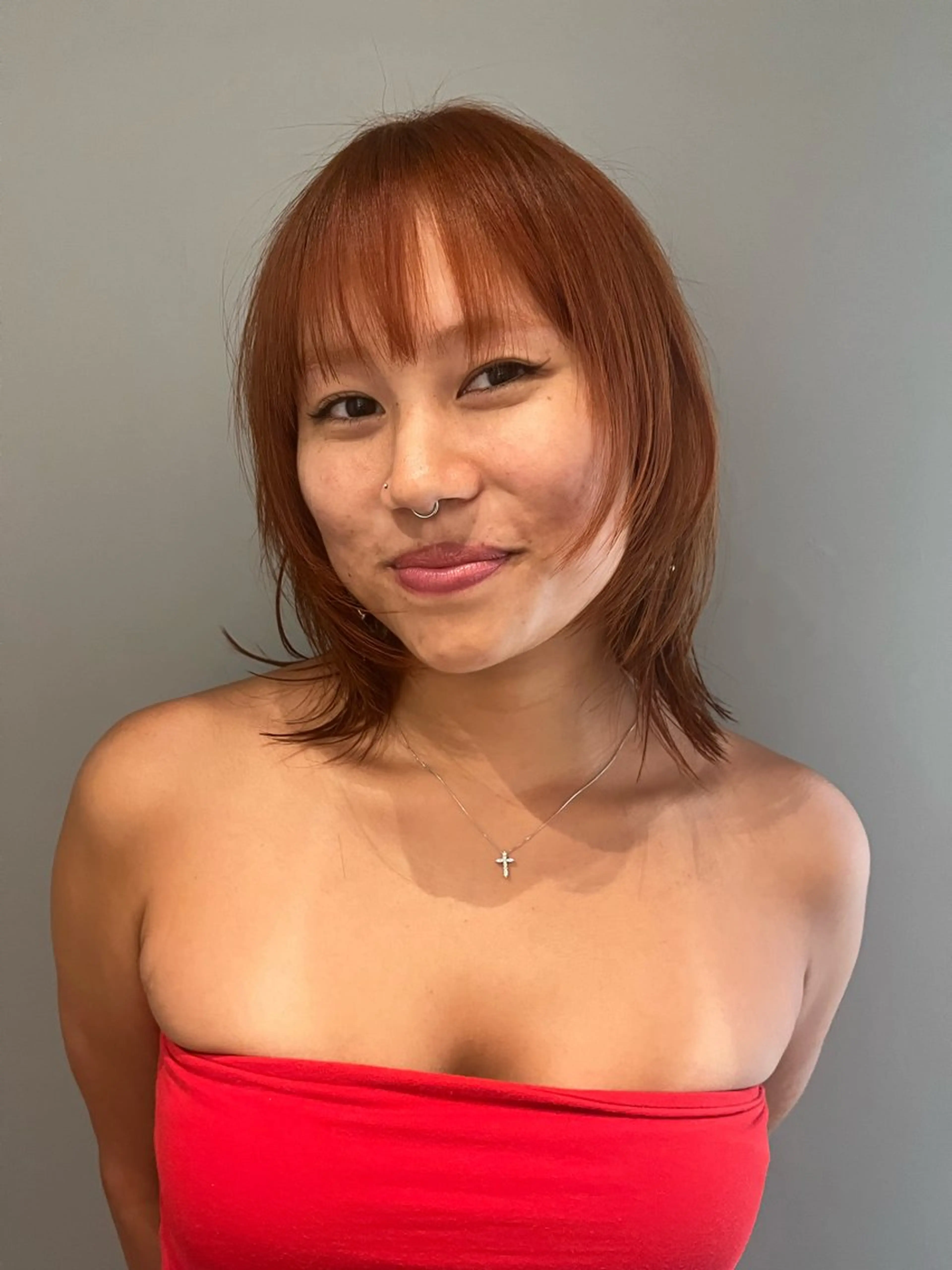 ミディアム カラー ウルフ/レイヤー Miinaのヘアスタイル