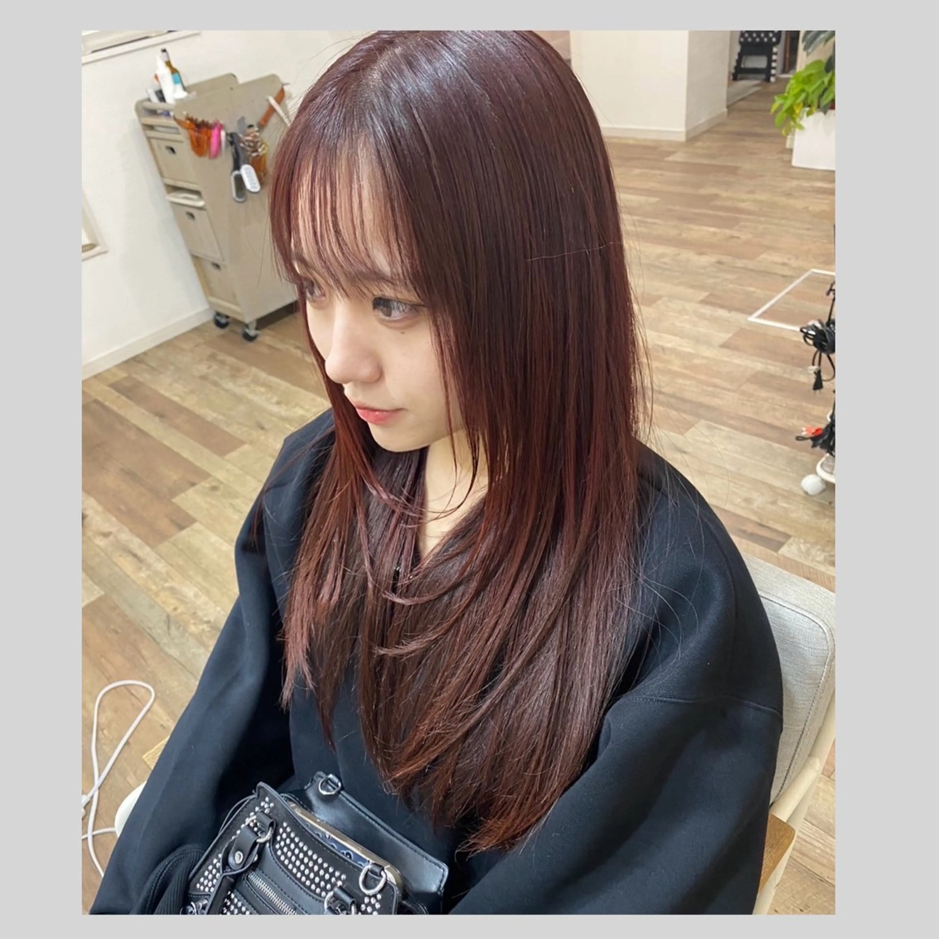 ロング カラー ブラウンカラー 顔まわりレイヤー レイヤーカット 縮毛矯正 佐藤 沙也輝のヘアスタイル