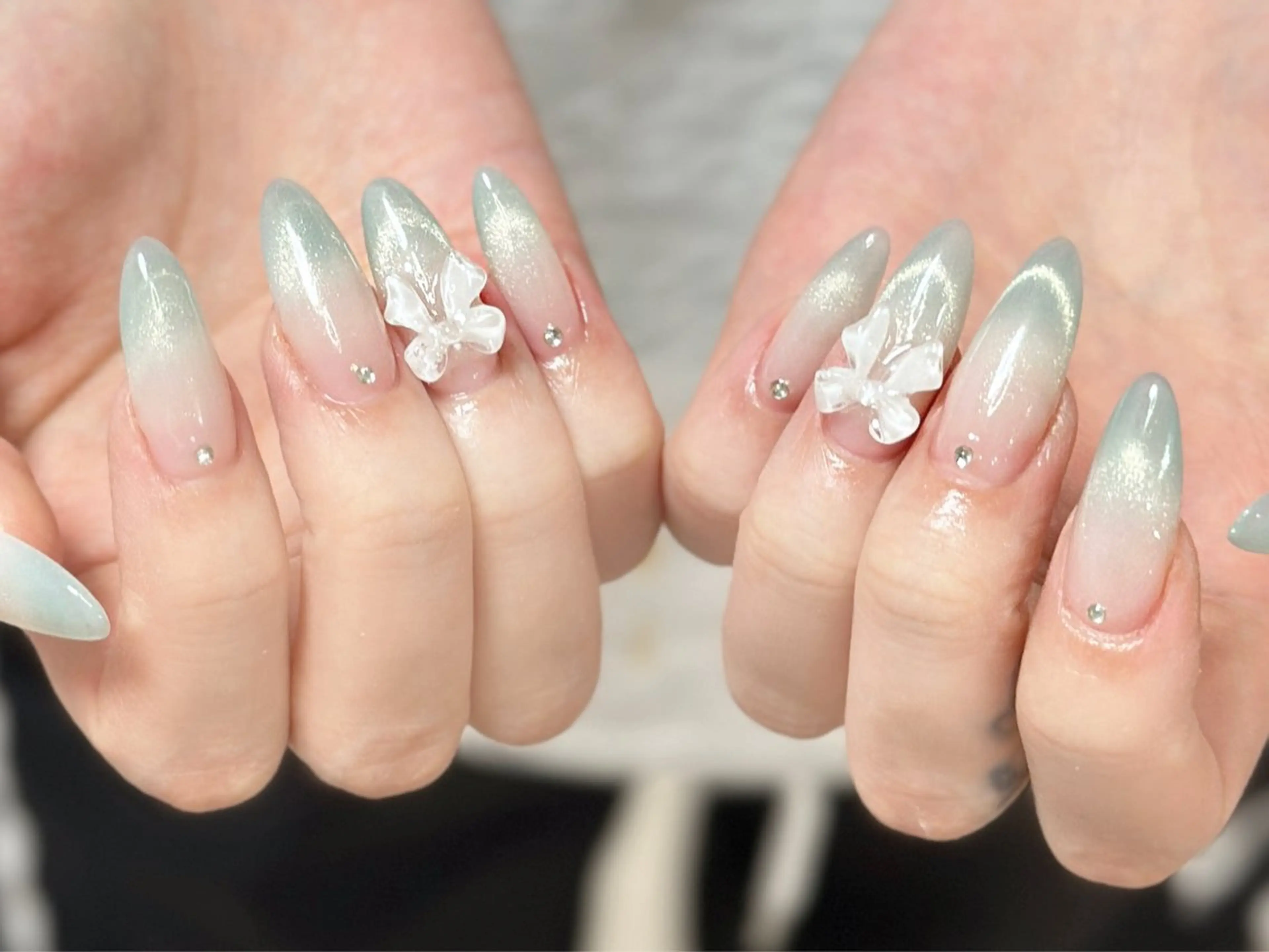 ネイル アートネイル オーロラネイル チークネイル フレンチネイル ガラスフレンチ ハンドネイル 🎀YooLi Nail salonのネイルデザイン