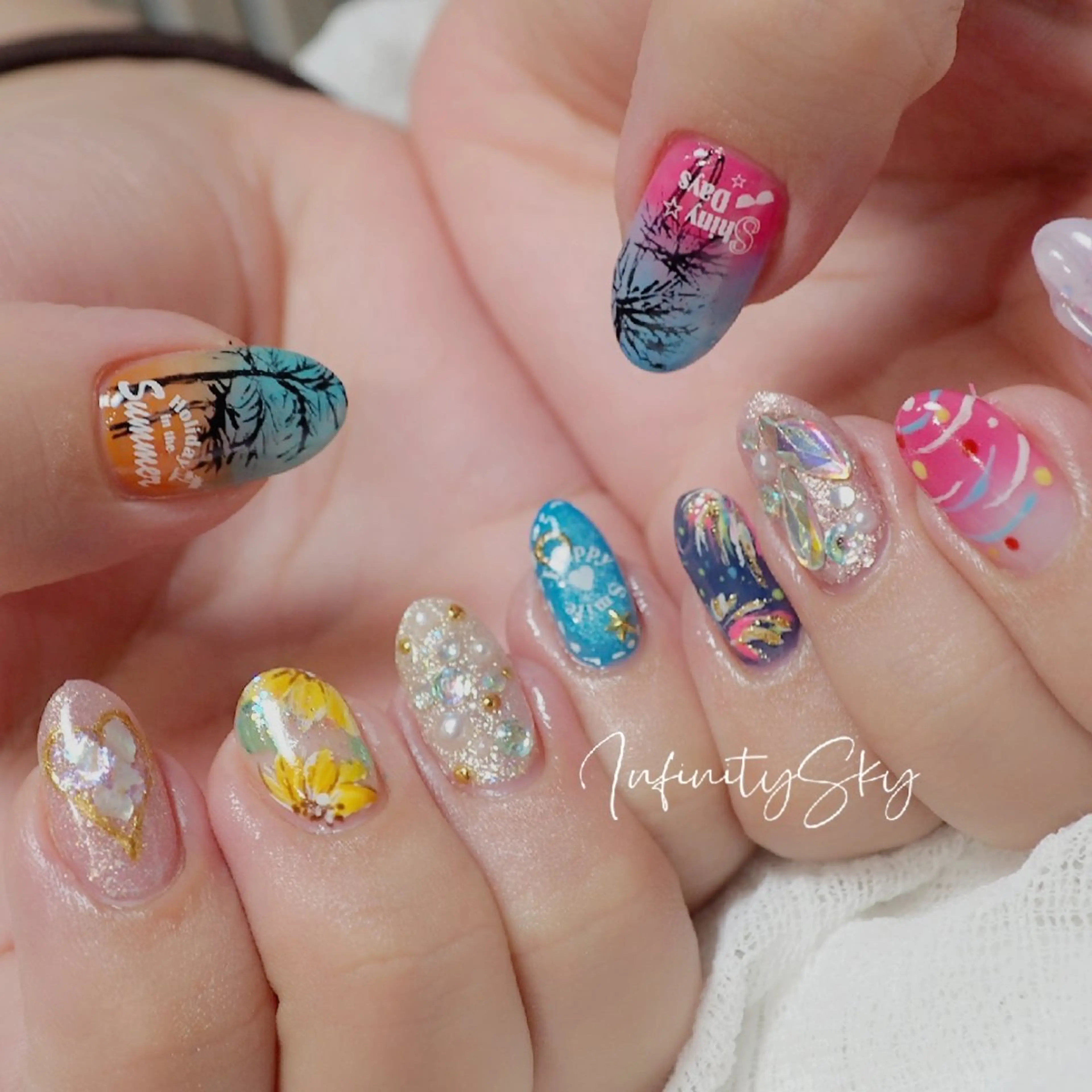 ネイル ハンドネイル infinity skyのネイルデザイン