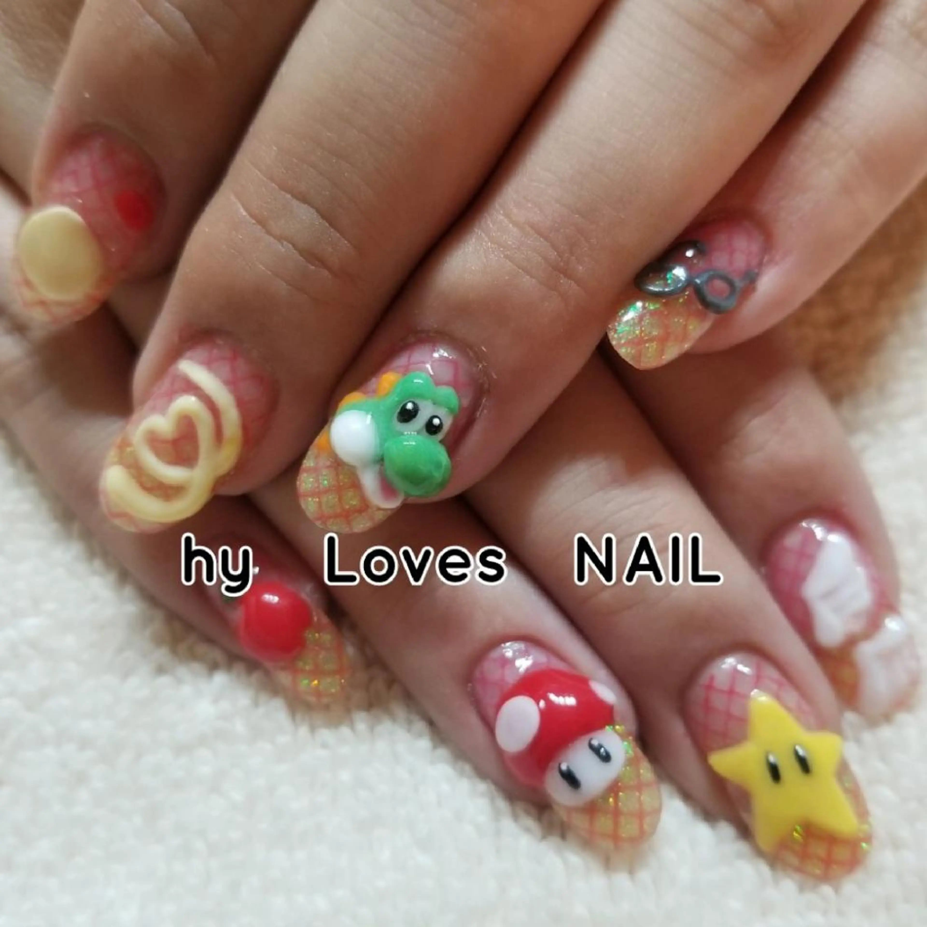 ネイル ラメ(グリッター) ラメグラデーション 赤色 黄色 ハンドネイル よしだ ひろきのネイルデザイン