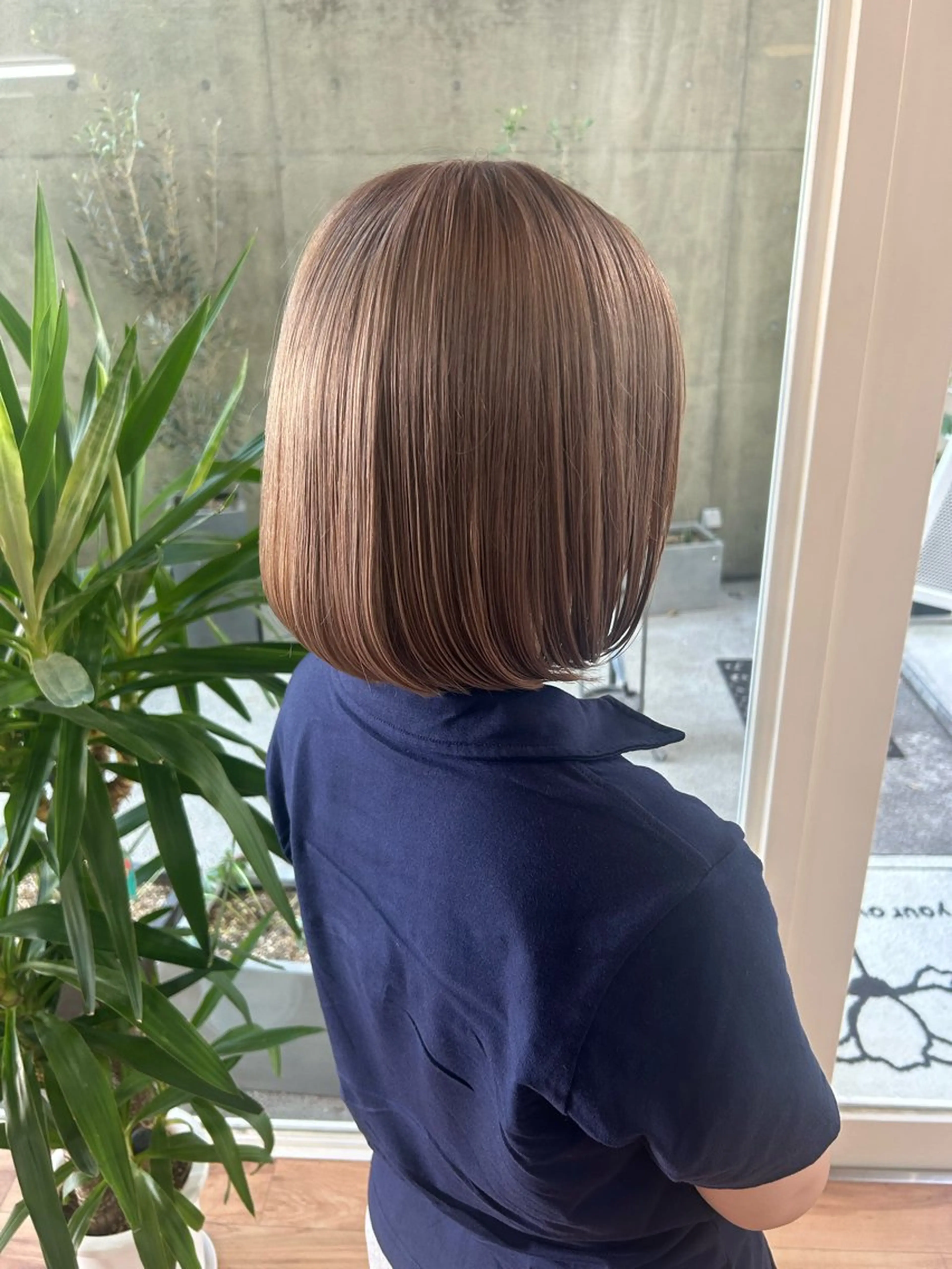 ショート カラー ベージュカラー ブリーチ 透明感カラー ミルクティーベージュ カット ヘアカラー buy your own flowers:kava所属・yoda karenのヘアスタイル