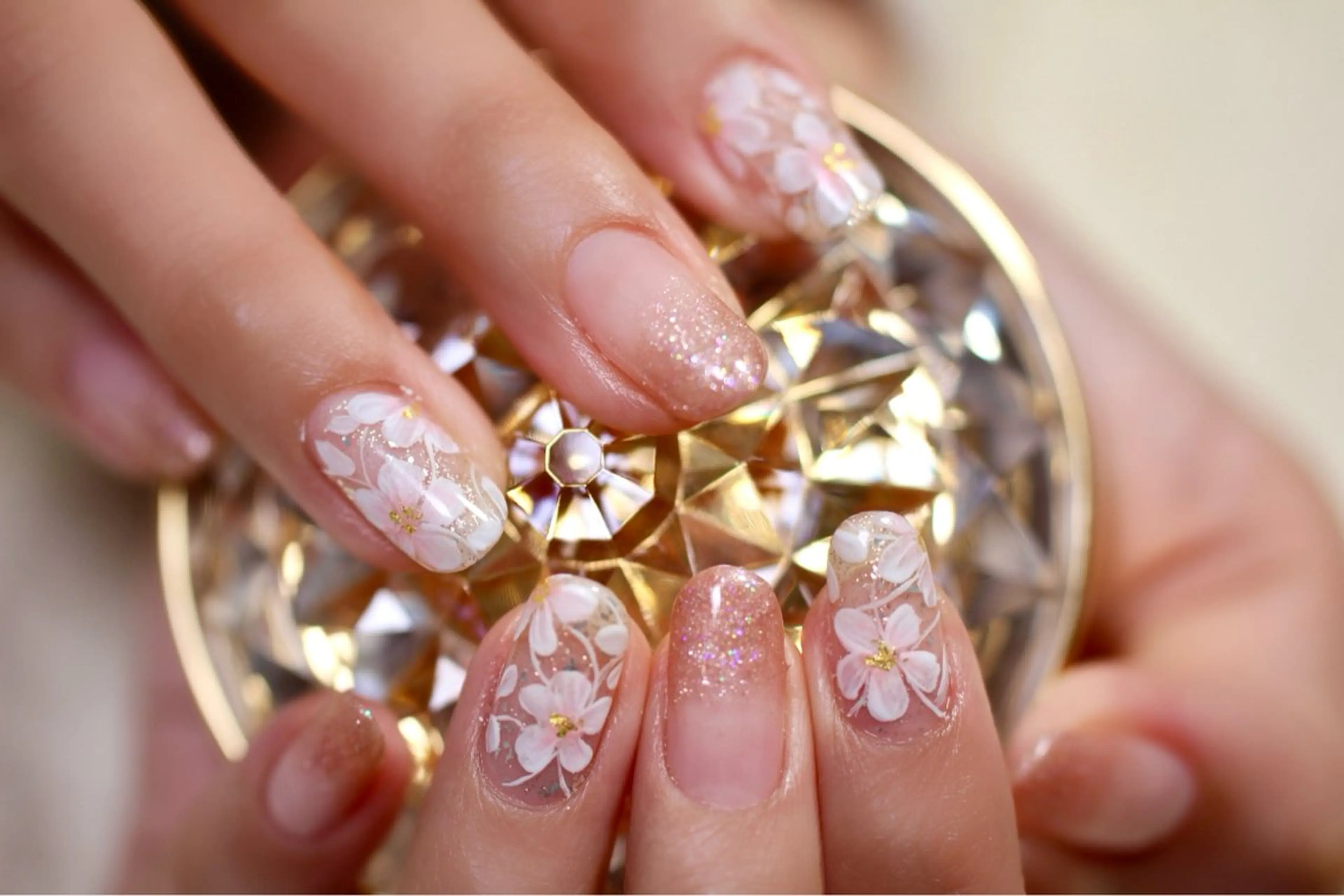ネイル アートネイル フラワーネイル グラデーション ラメ(グリッター) ラメグラデーション しみ えんのネイルデザイン