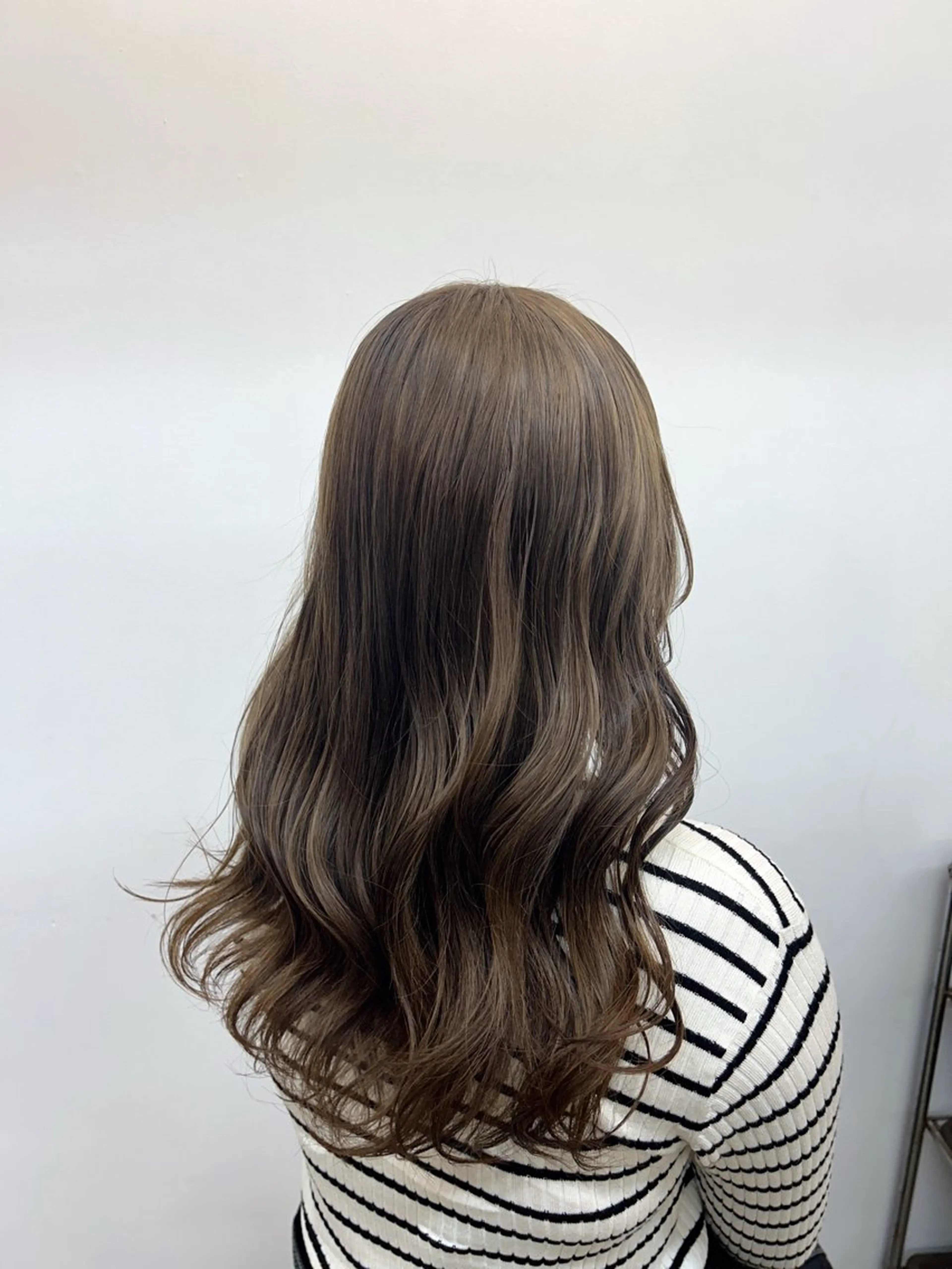 ロング カラー ヘアアレンジ ベージュカラー 透明感カラー オリーブベージュ LOVERICHE所属・重光 梨央奈のヘアスタイル