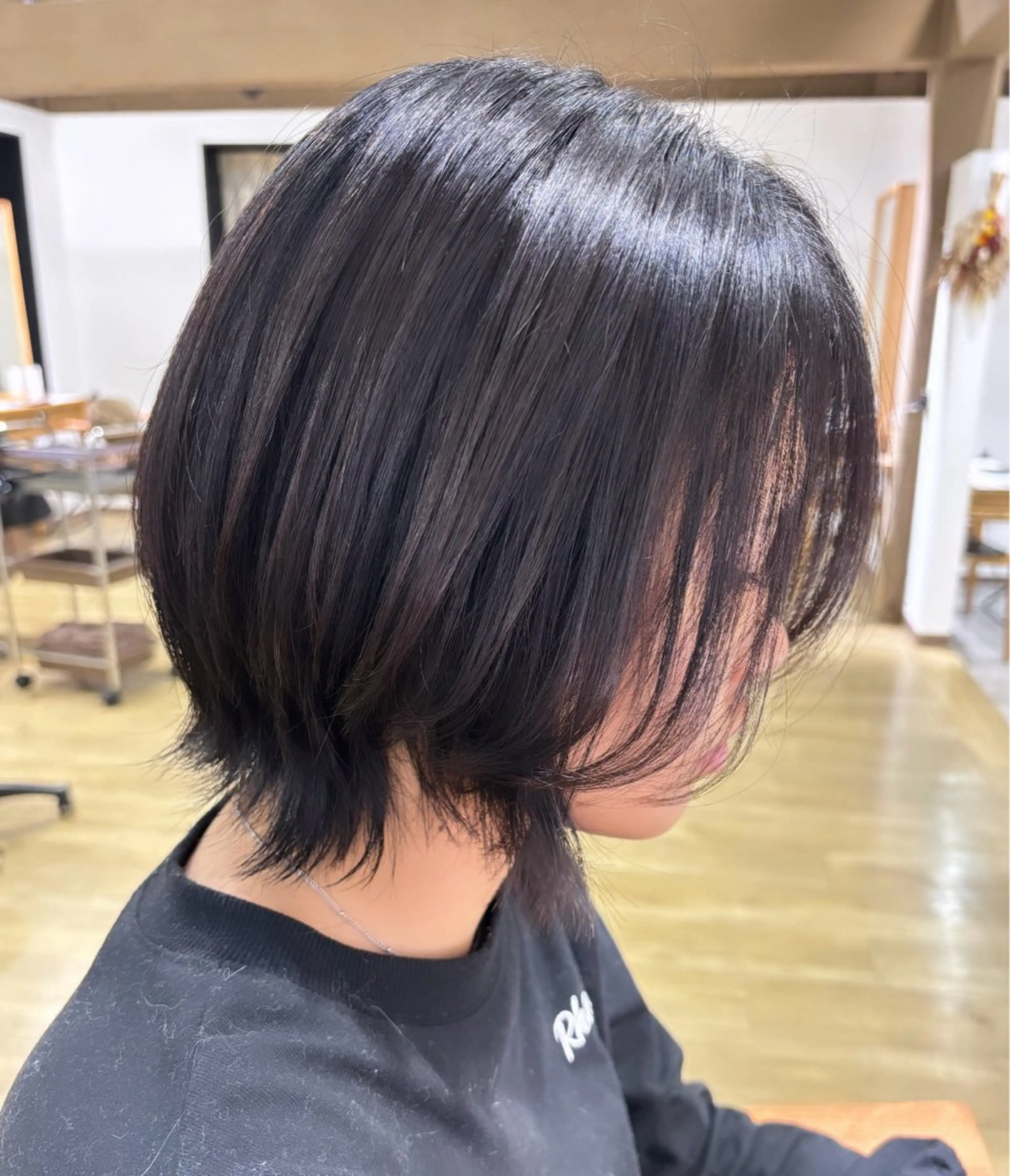 ショート ボブ ウルフカット lico 栁 詩音のマツエク・マツパデザイン