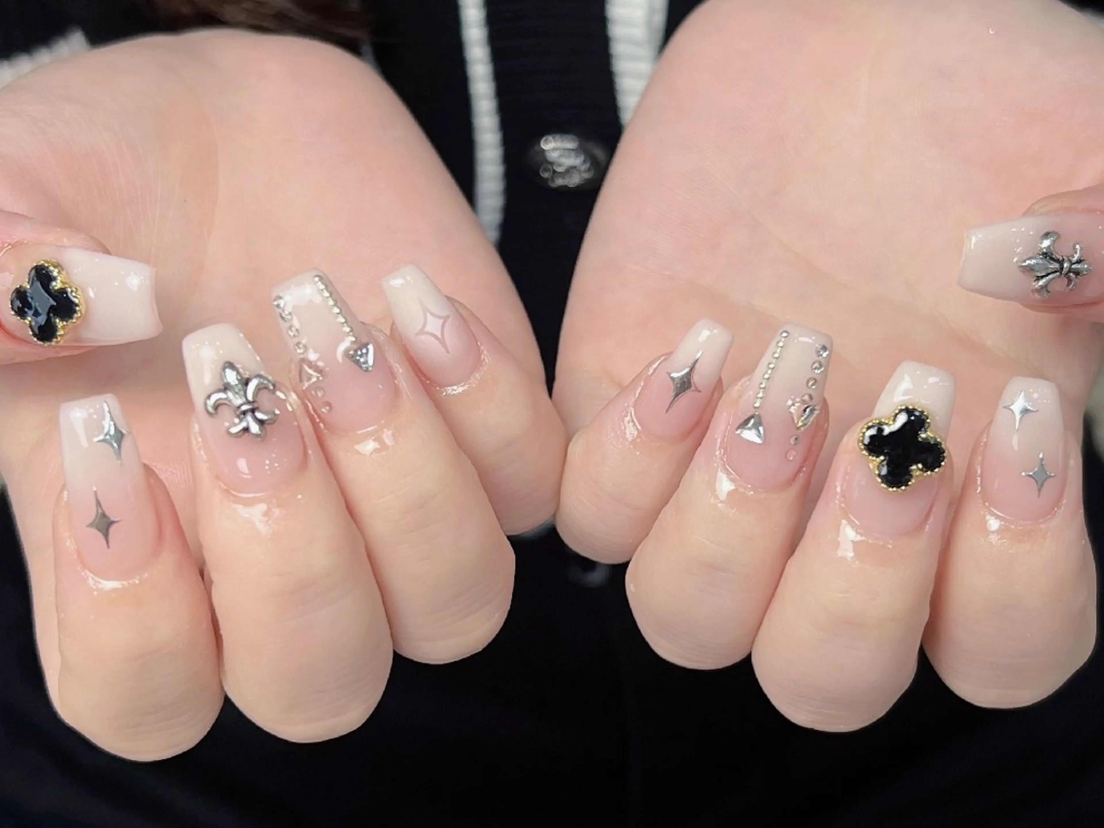 ネイル アートネイル フラワーネイル フットネイル ジェルネイル ガーリー ハンドネイル UM Nail Salonのネイルデザイン