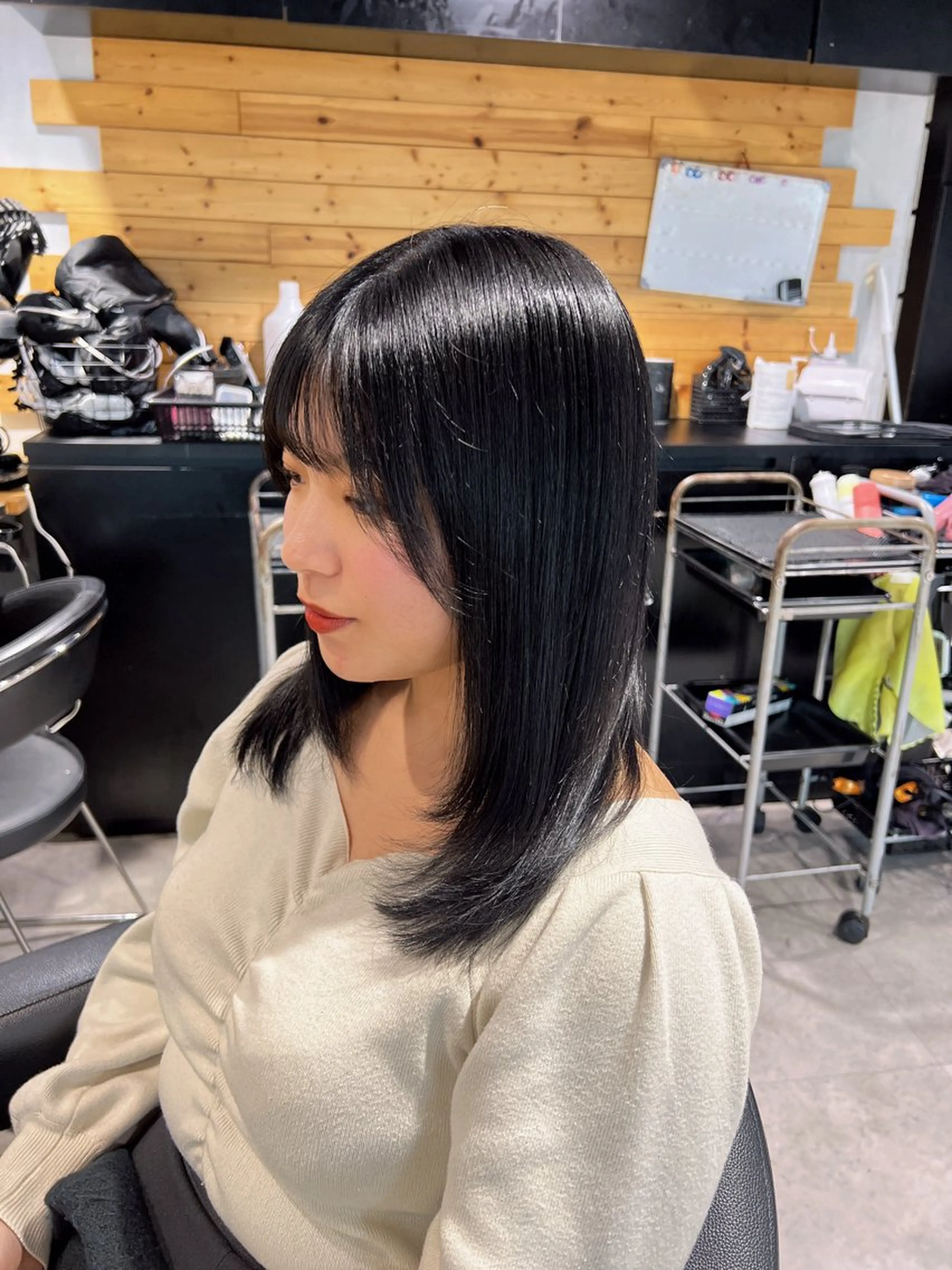 セミロング カラー ヘアカラー NANAMI🩵 大人可愛い韓国ヘアのヘアスタイル