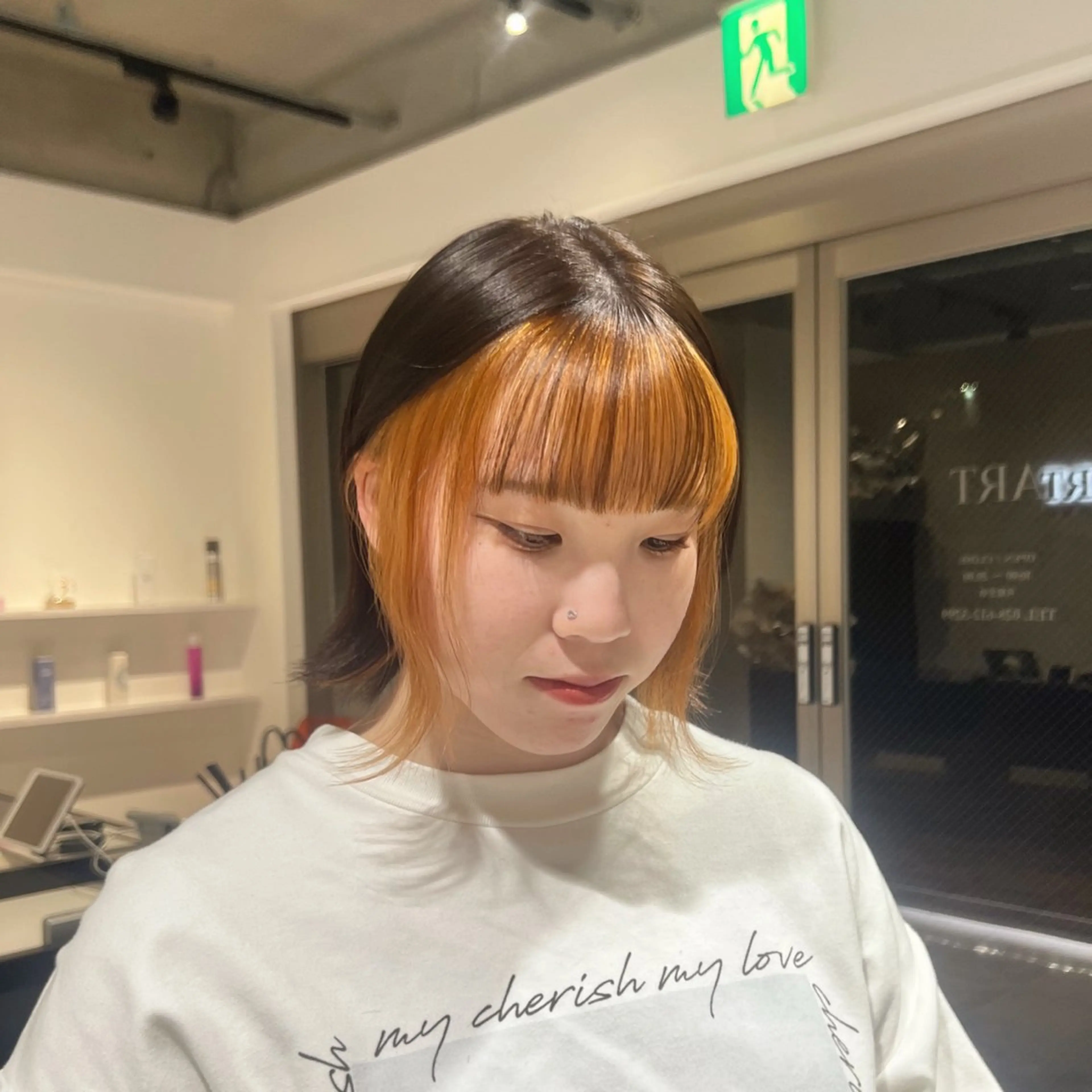 ショート カラー ミストバング ブリーチ  フェイスフレーミング HAZUKI .のヘアスタイル